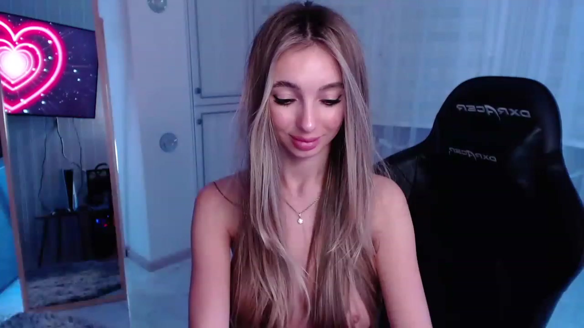 Gallery image thumbnail from AngelLove__'s myfreecams stream on, 02/14/2023, 03:16 image 8 of 20