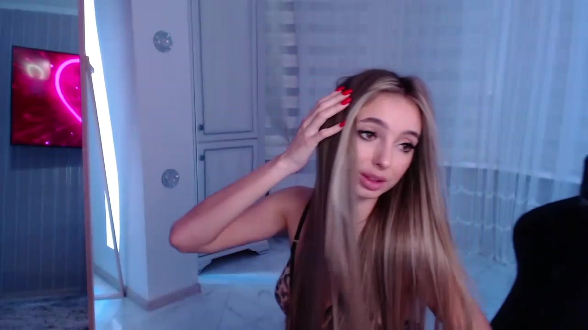 Gallery image thumbnail from AngelLove__'s myfreecams stream on, 02/15/2023, 23:55 image 10 of 20