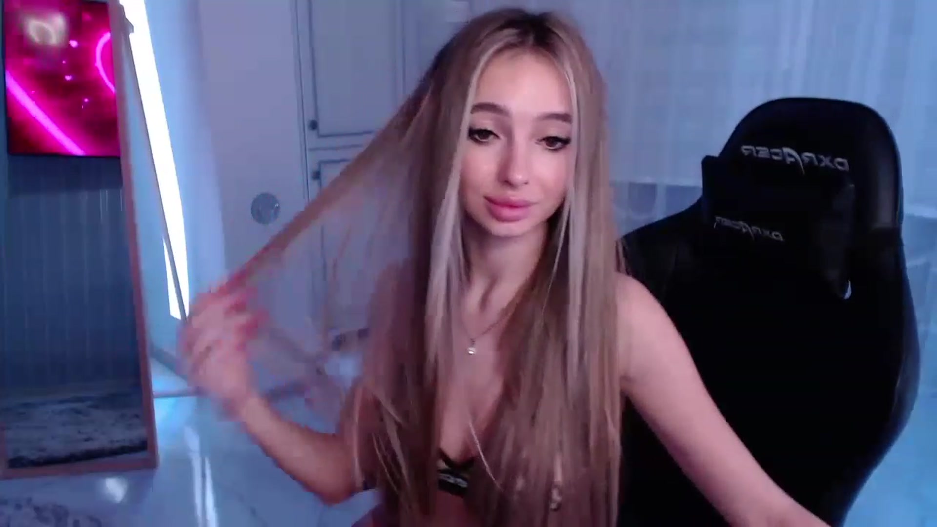 Gallery image thumbnail from AngelLove__'s myfreecams stream on, 02/15/2023, 23:55 image 20 of 20