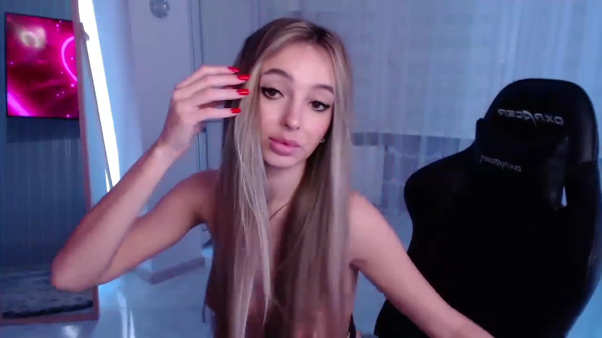 Gallery image thumbnail from AngelLove__'s myfreecams stream on, 02/16/2023, 24:58 image 16 of 20