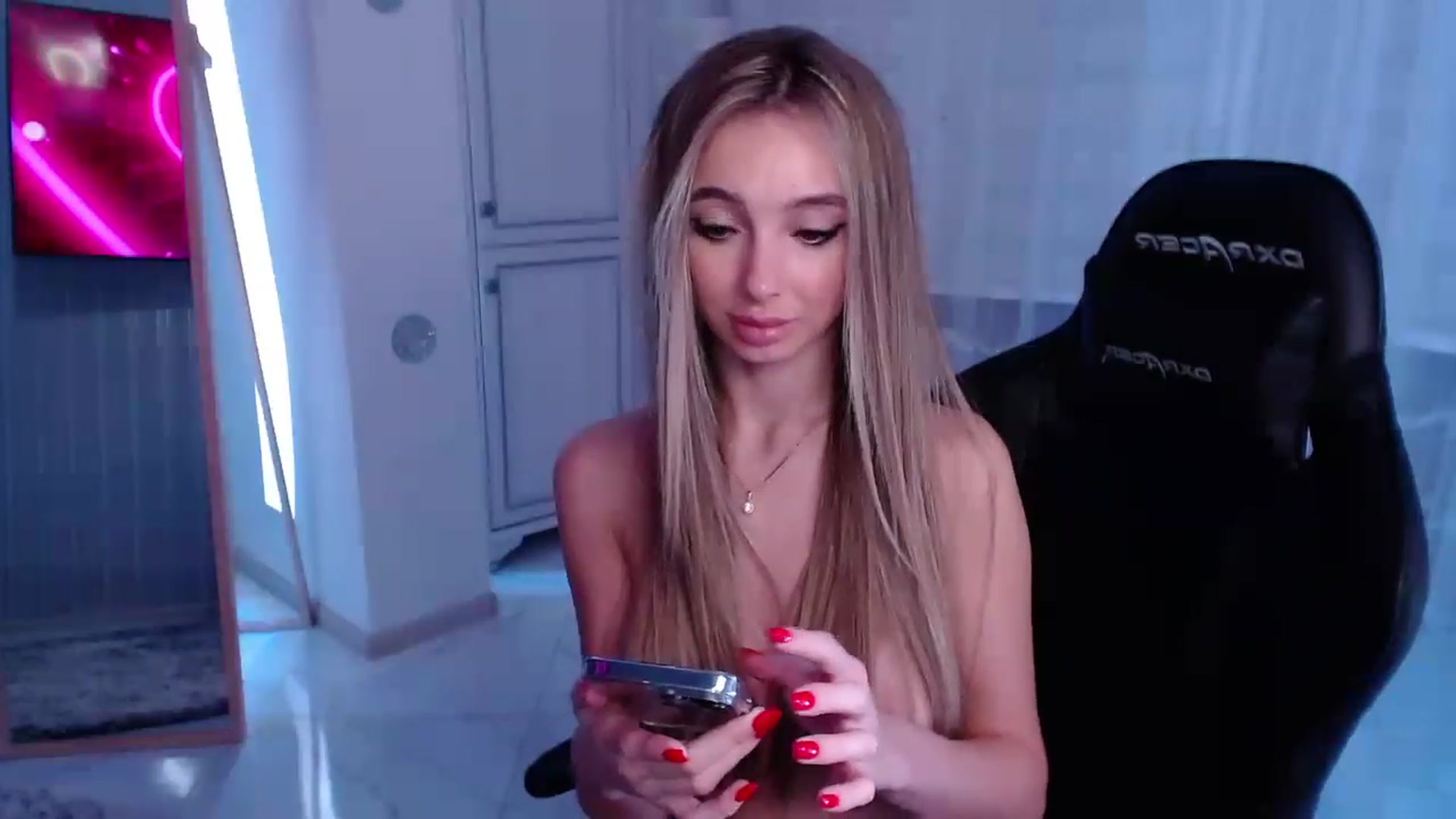 Gallery image thumbnail from AngelLove__'s myfreecams stream on, 02/16/2023, 24:58 image 17 of 20
