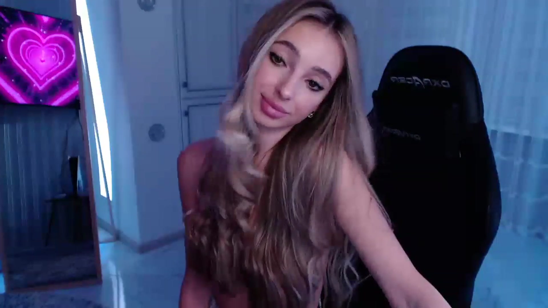 Gallery image thumbnail from AngelLove__'s myfreecams stream on, 02/20/2023, 22:56 image 20 of 20