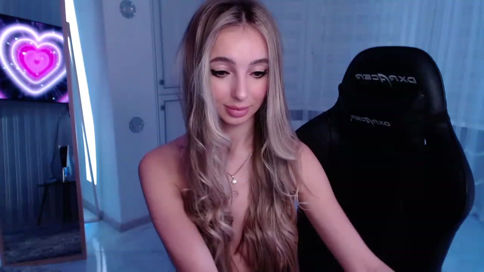 Gallery image thumbnail from AngelLove__'s myfreecams stream on, 02/20/2023, 22:56 image 1 of 20