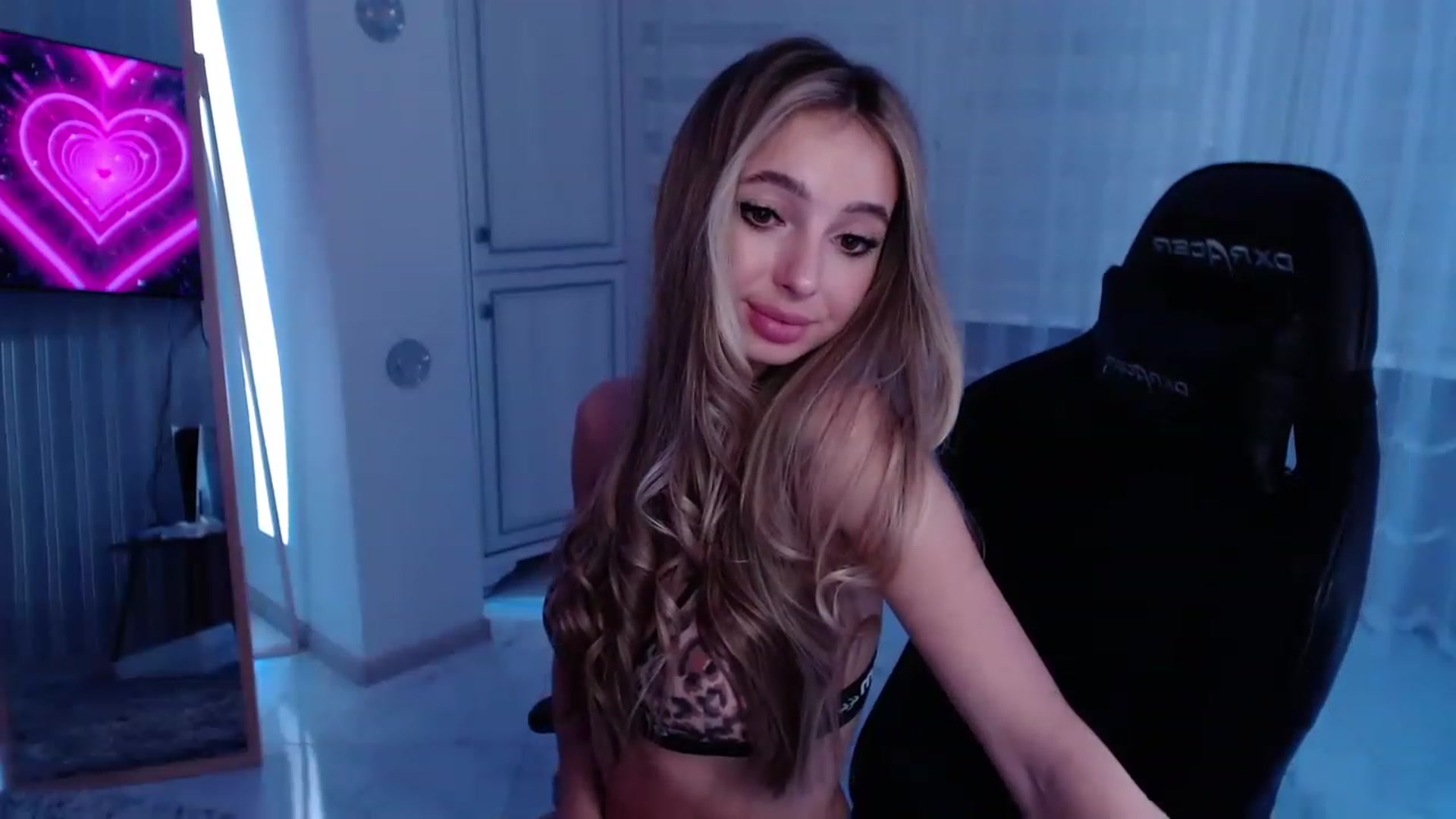 Gallery image thumbnail from AngelLove__'s myfreecams stream on, 02/21/2023, 01:36 image 20 of 20