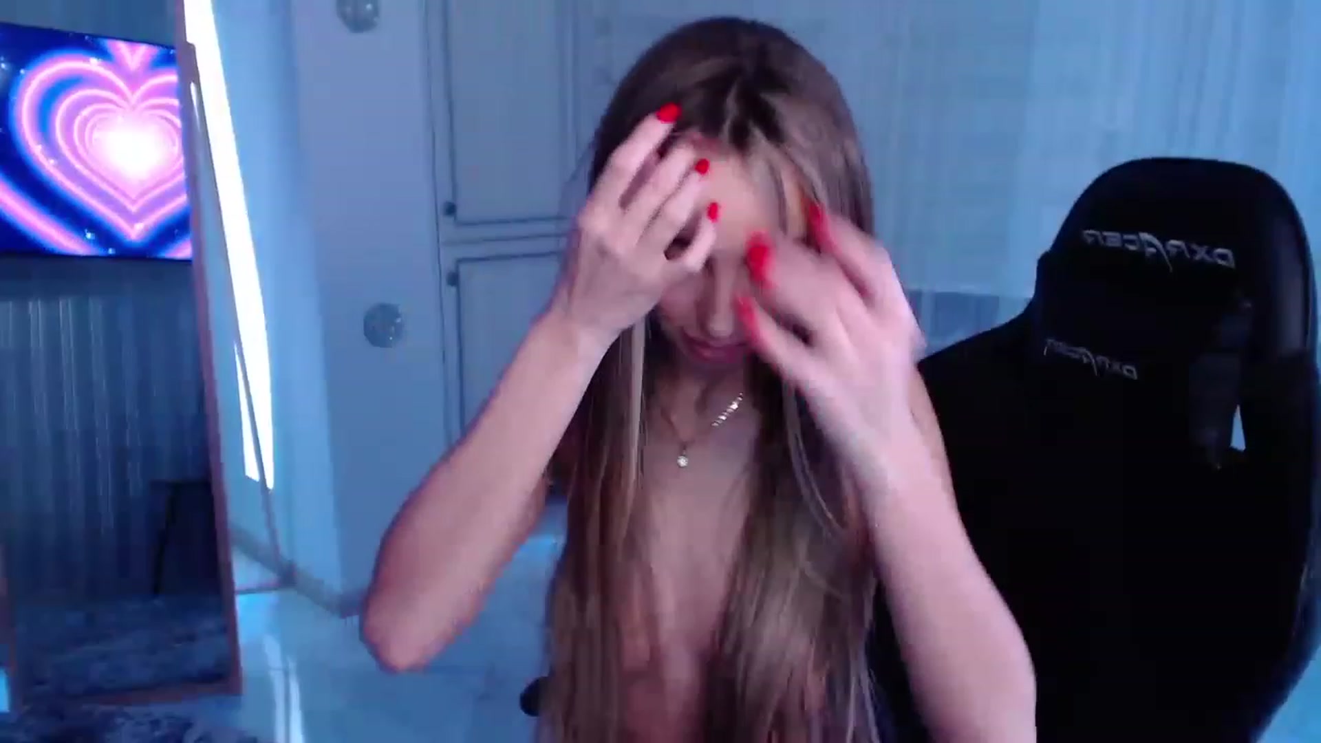 Gallery image thumbnail from AngelLove__'s myfreecams stream on, 02/26/2023, 24:52 image 16 of 20
