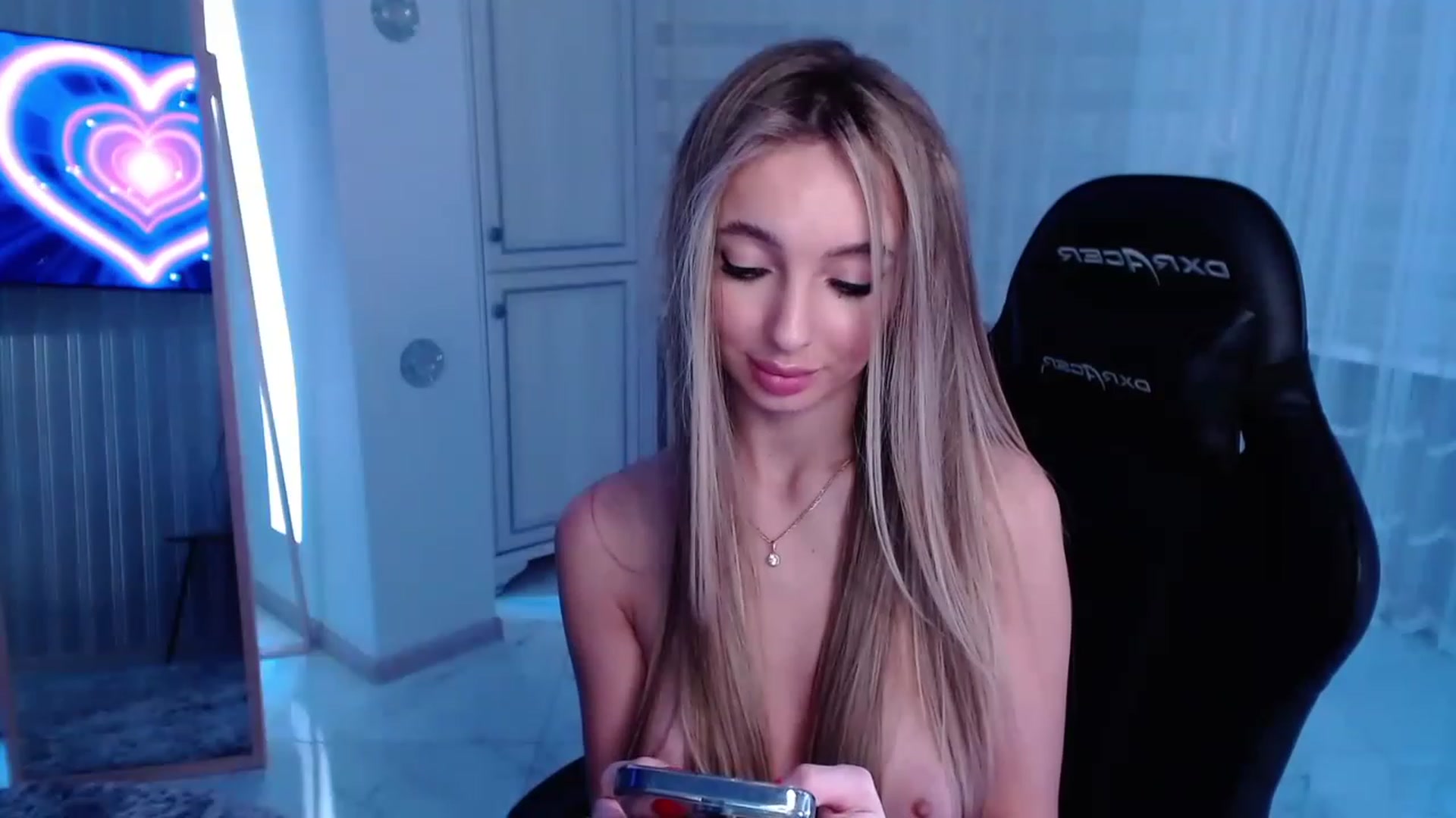 Gallery image thumbnail from AngelLove__'s myfreecams stream on, 02/26/2023, 24:52 image 7 of 20