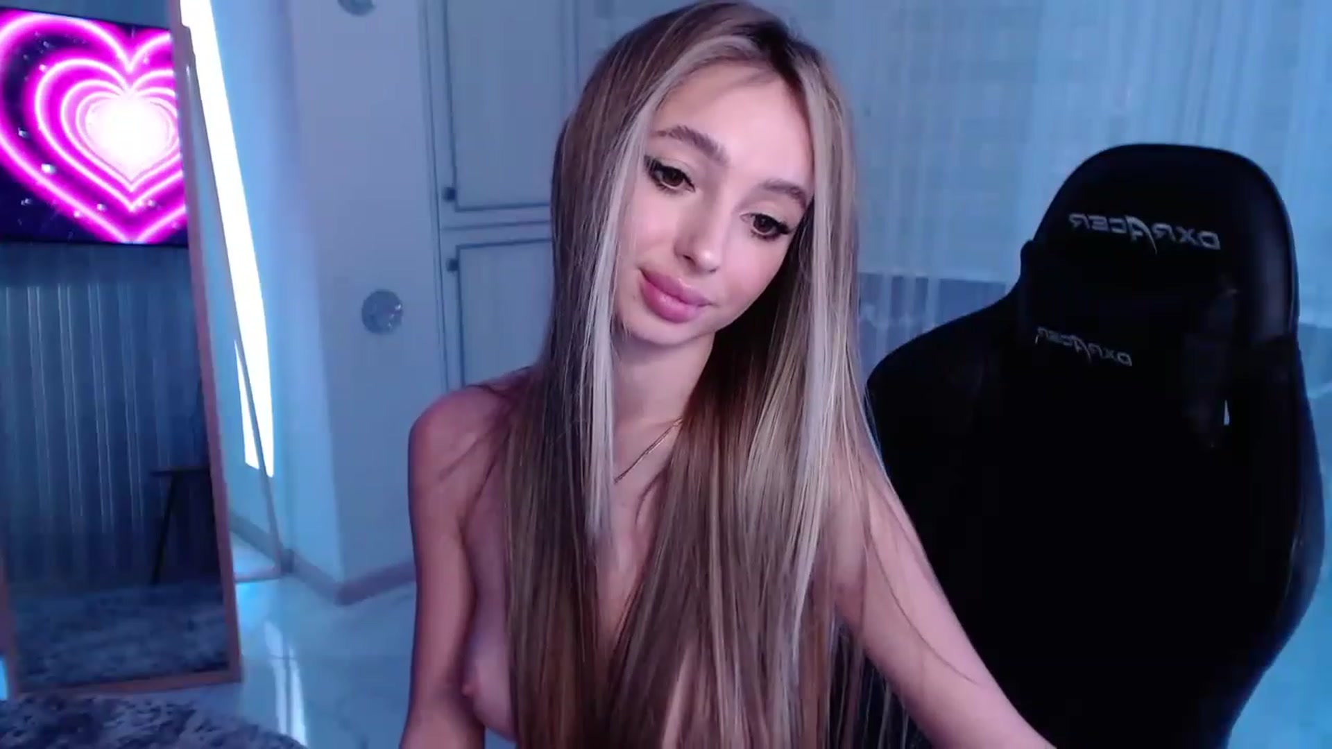 Gallery image thumbnail from AngelLove__'s myfreecams stream on, 02/26/2023, 02:43 image 14 of 20