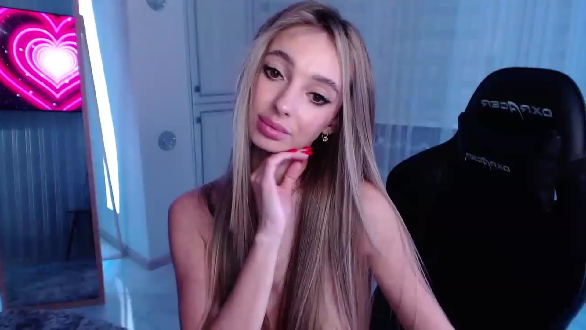 Gallery image thumbnail from AngelLove__'s myfreecams stream on, 02/26/2023, 02:43 image 6 of 20