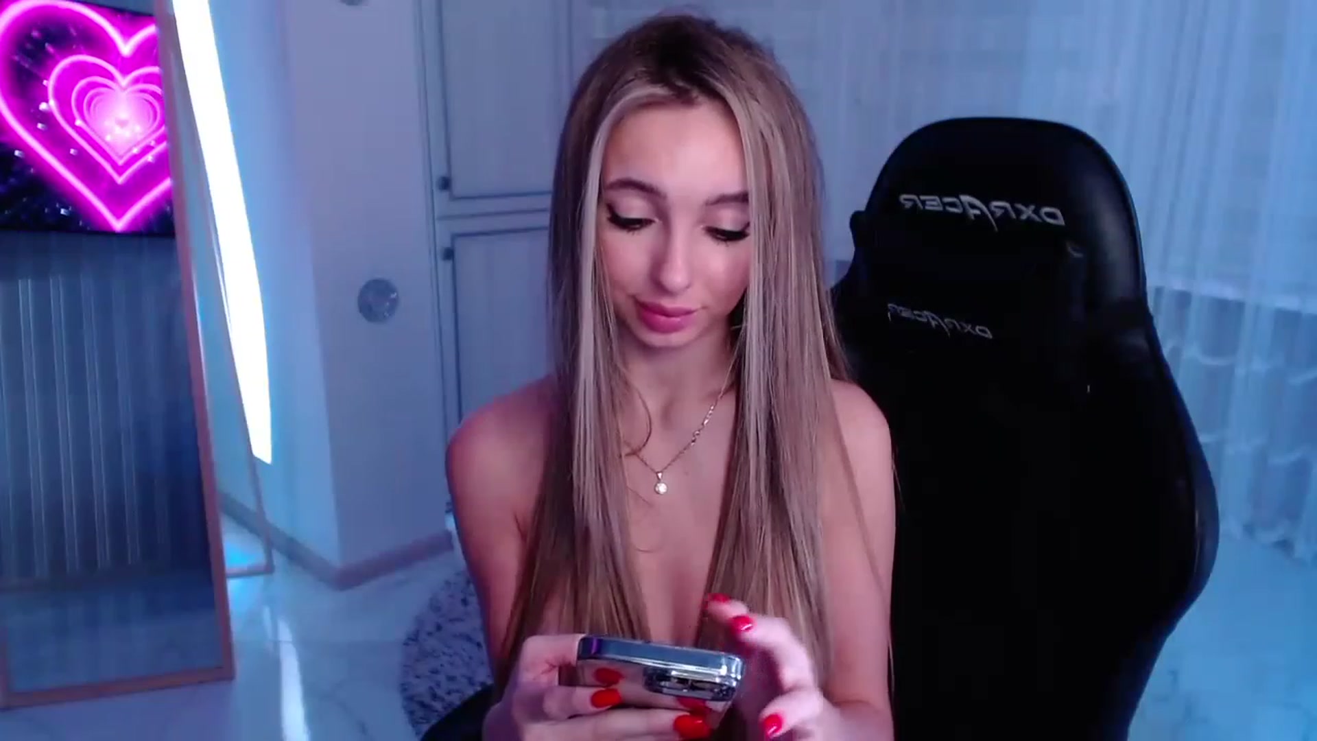 Gallery image thumbnail from AngelLove__'s myfreecams stream on, 02/28/2023, 24:52 image 8 of 20
