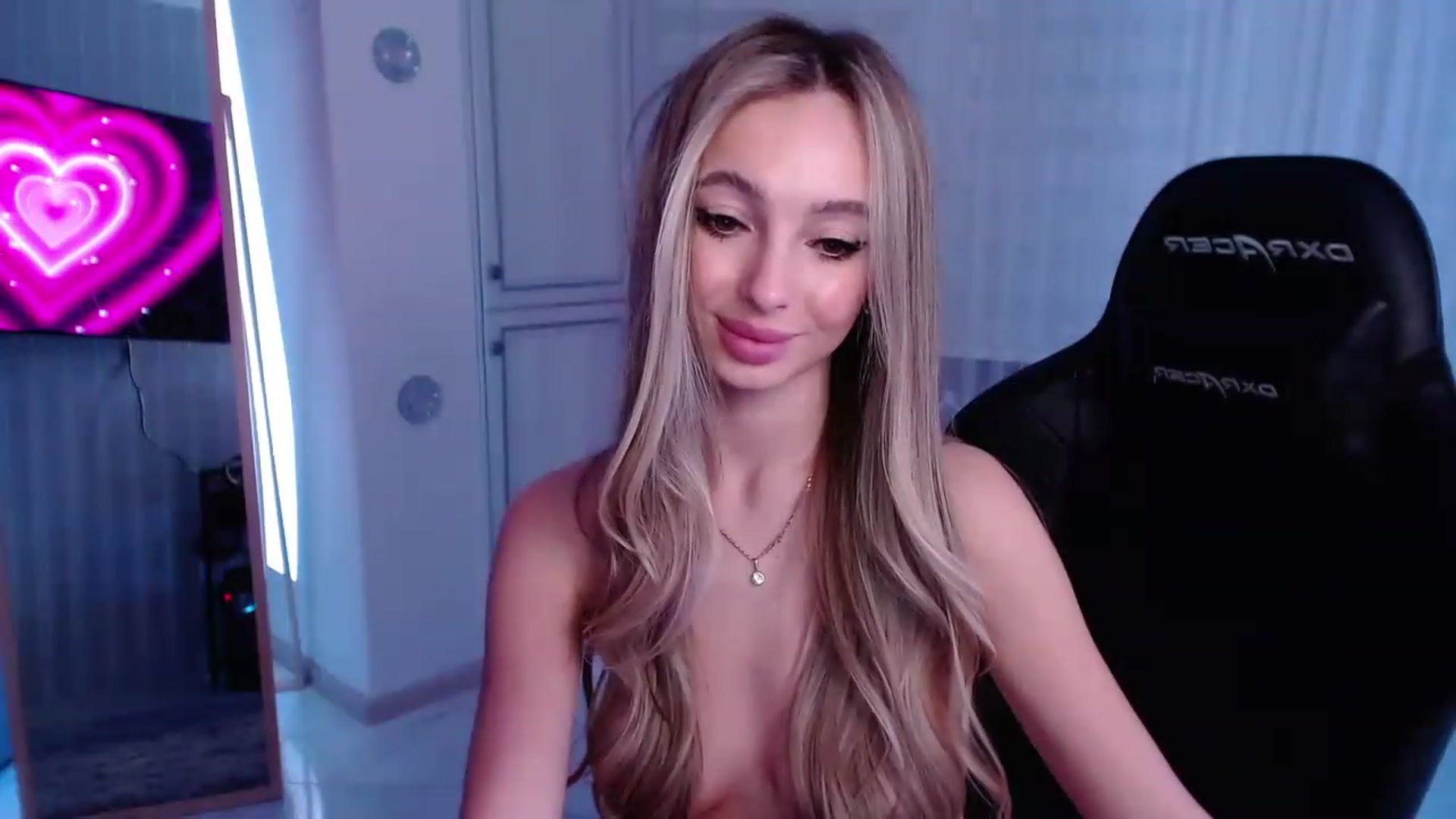 Gallery image thumbnail from AngelLove__'s myfreecams stream on, 03/02/2023, 01:30 image 13 of 20