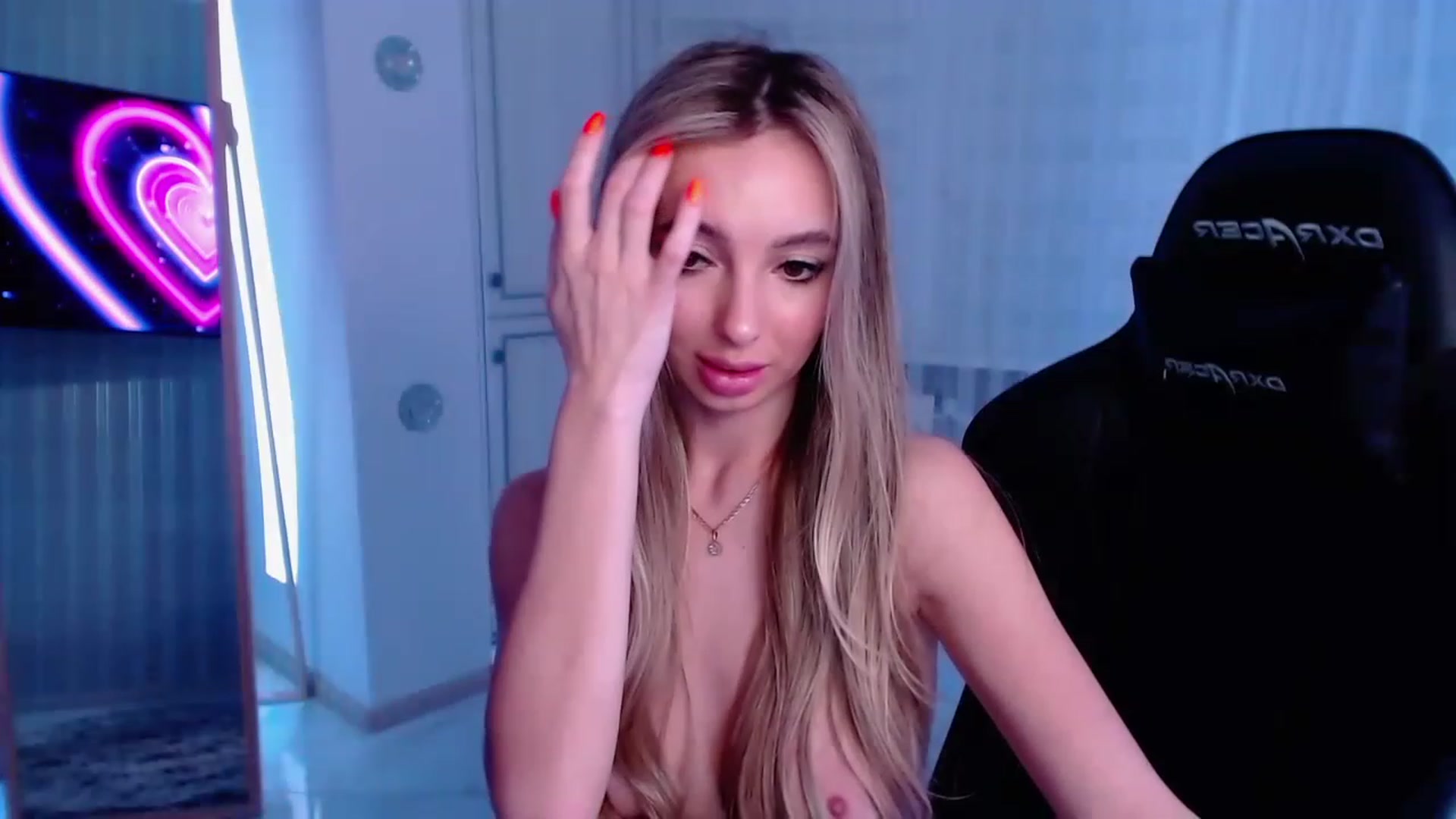 Gallery image thumbnail from AngelLove__'s myfreecams stream on, 03/03/2023, 24:40 image 8 of 20
