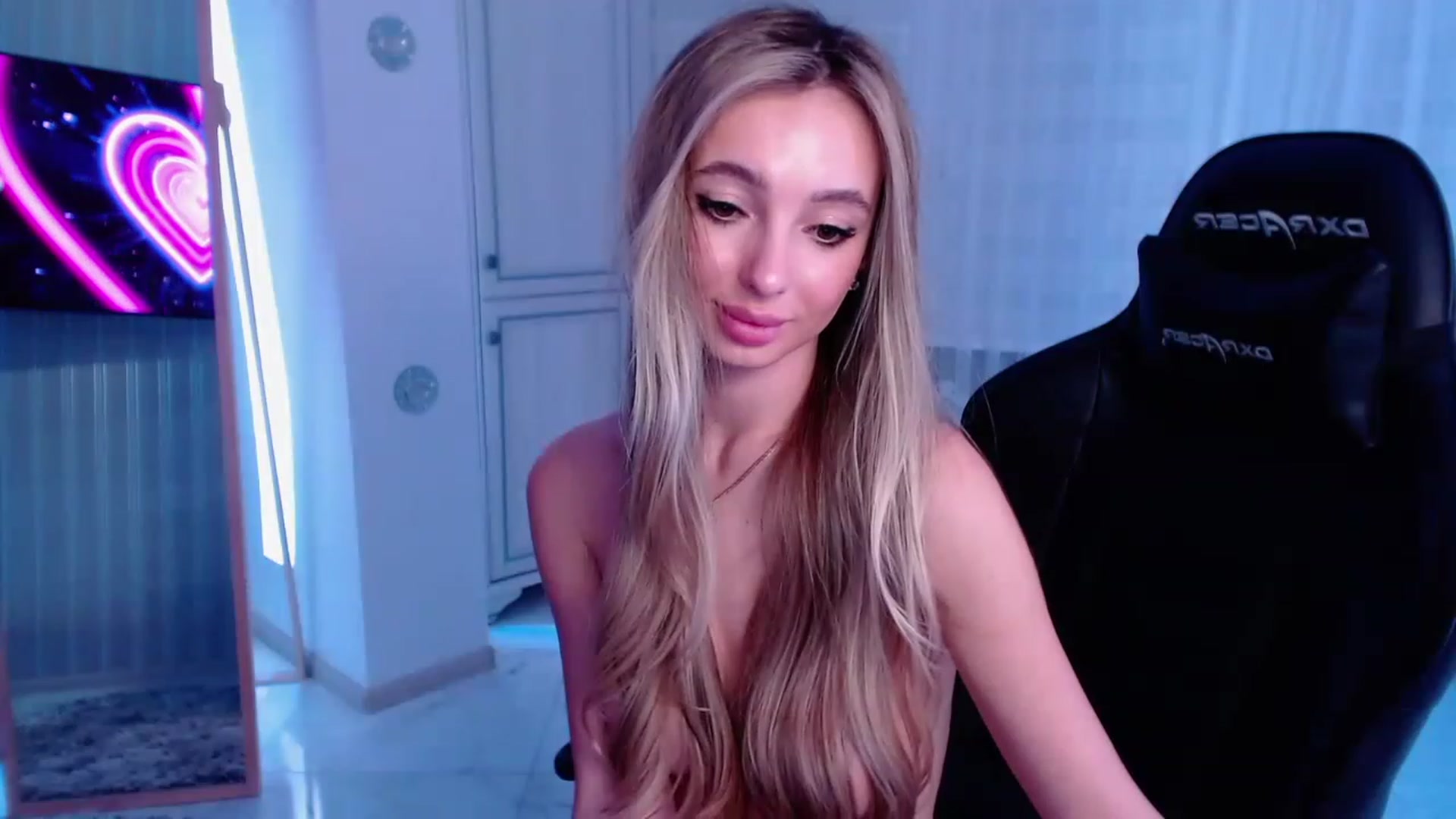 Gallery image thumbnail from AngelLove__'s myfreecams stream on, 03/03/2023, 03:26 image 14 of 20