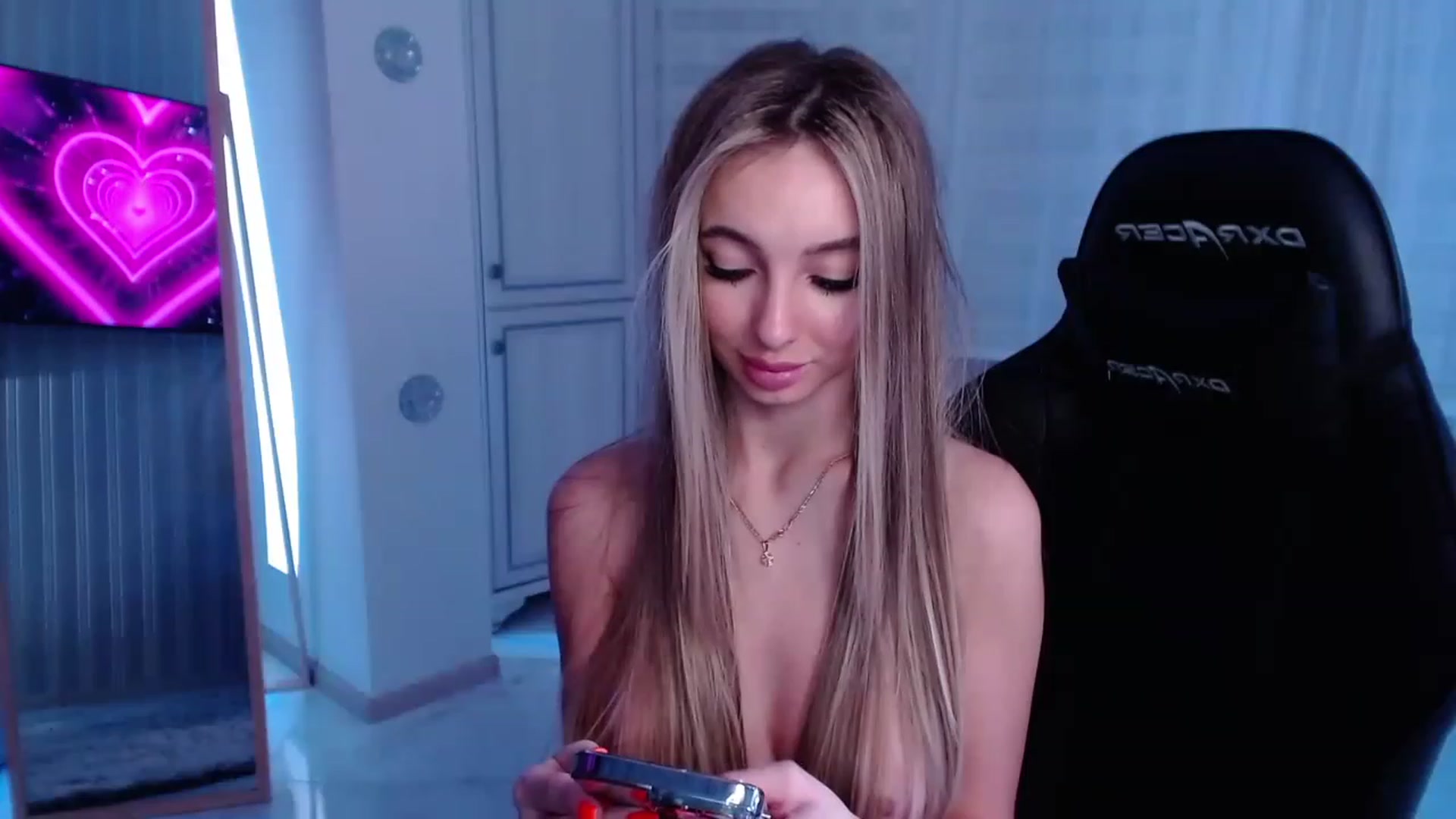 Gallery image thumbnail from AngelLove__'s myfreecams stream on, 03/04/2023, 03:27 image 1 of 20