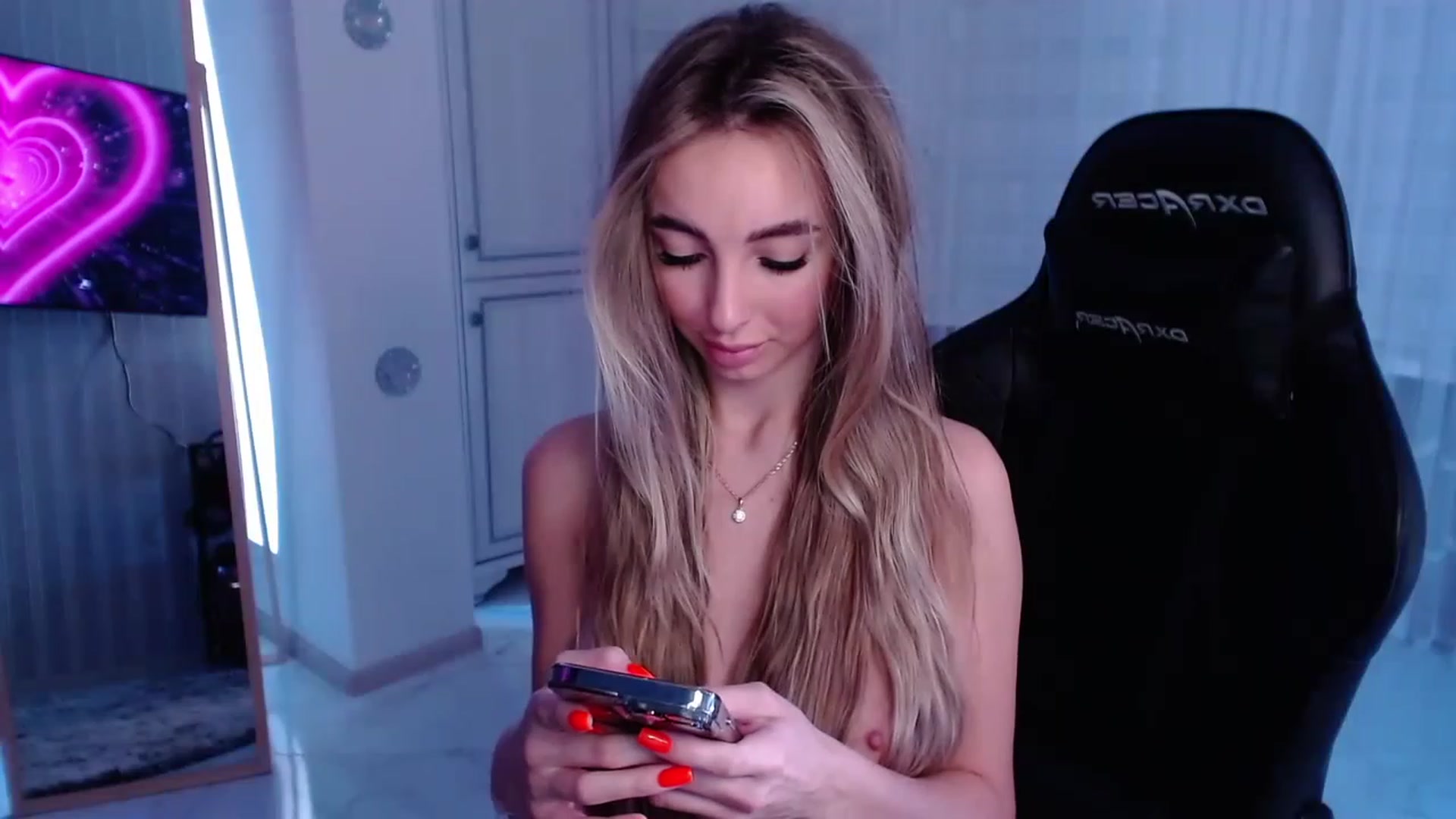 Gallery image thumbnail from AngelLove__'s myfreecams stream on, 03/07/2023, 22:30 image 14 of 20