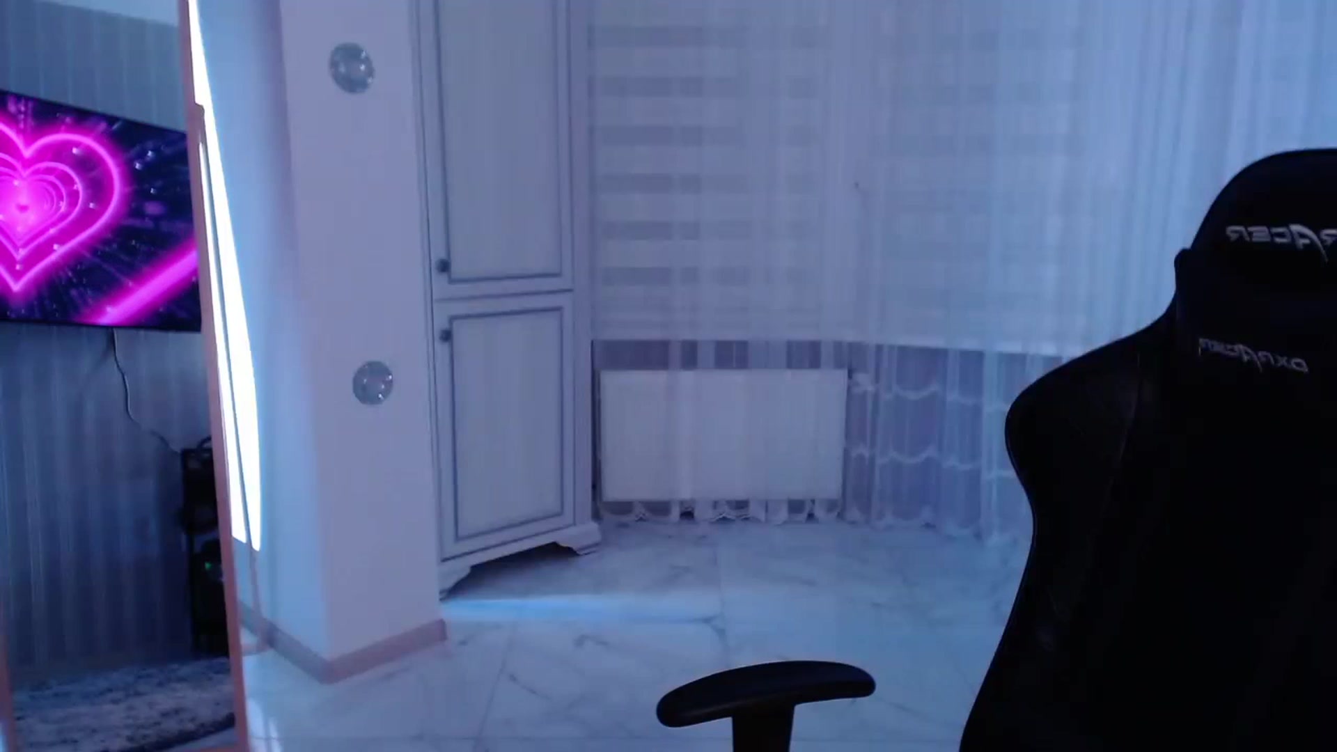 Gallery image thumbnail from AngelLove__'s myfreecams stream on, 03/07/2023, 22:30 image 10 of 20