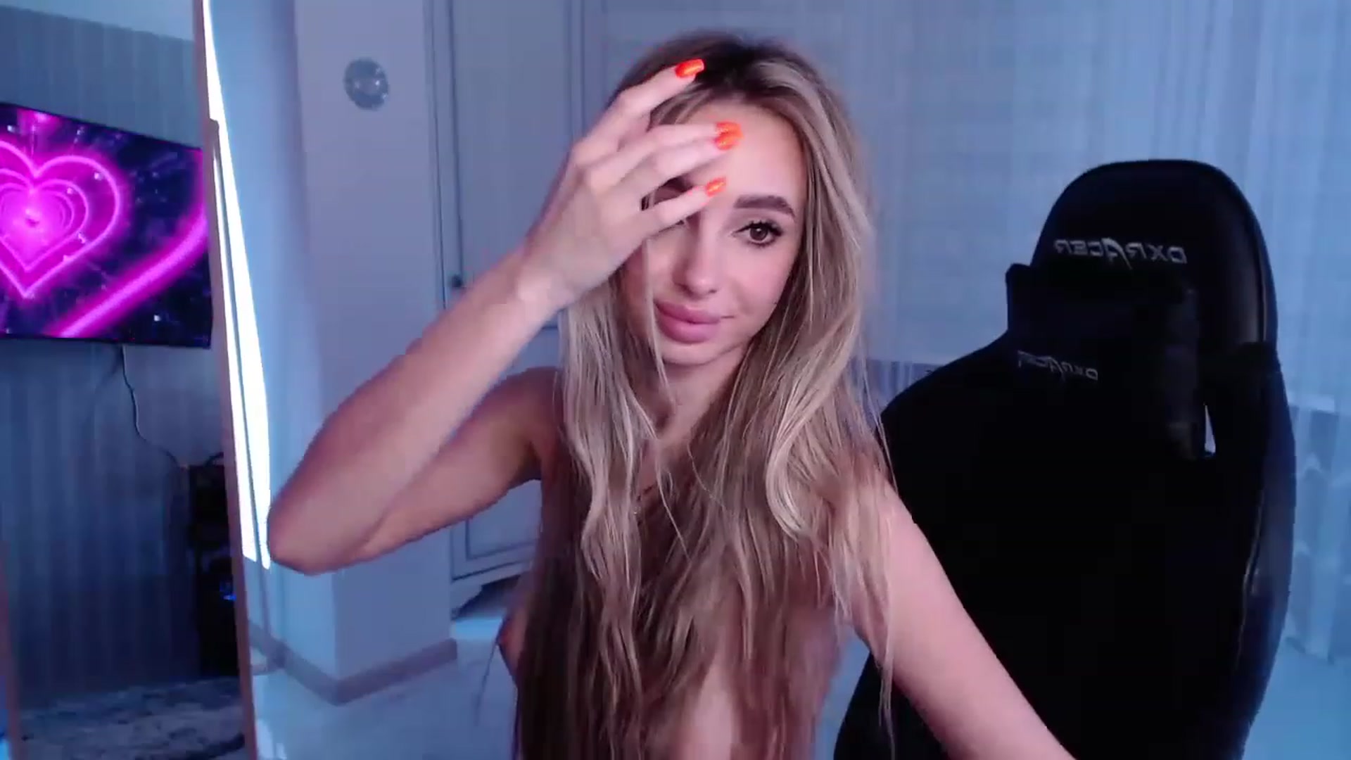 Gallery image thumbnail from AngelLove__'s myfreecams stream on, 03/07/2023, 23:15 image 11 of 20