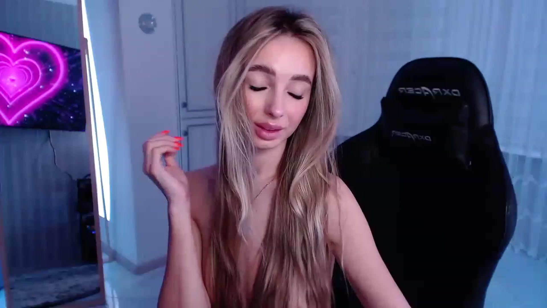 Gallery image thumbnail from AngelLove__'s myfreecams stream on, 03/07/2023, 23:15 image 8 of 20