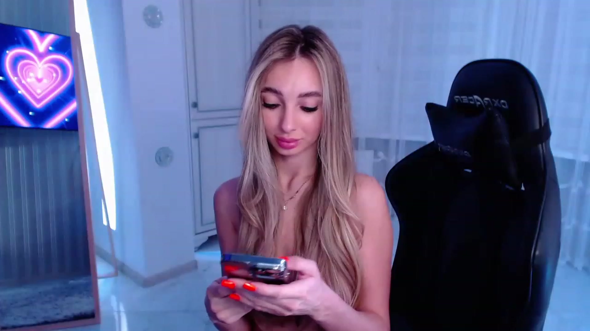 Gallery image thumbnail from AngelLove__'s myfreecams stream on, 03/14/2023, 24:01 image 4 of 20