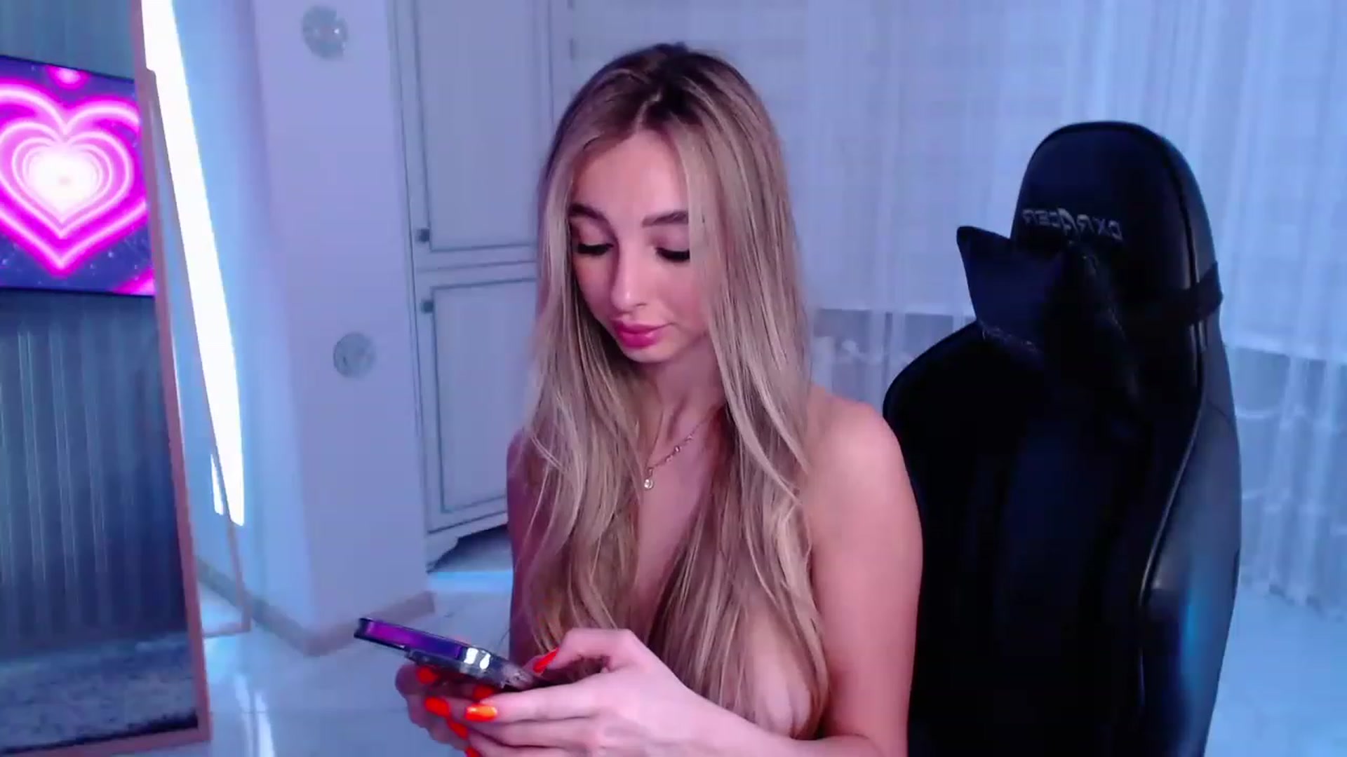 Gallery image thumbnail from AngelLove__'s myfreecams stream on, 03/14/2023, 01:39 image 5 of 20