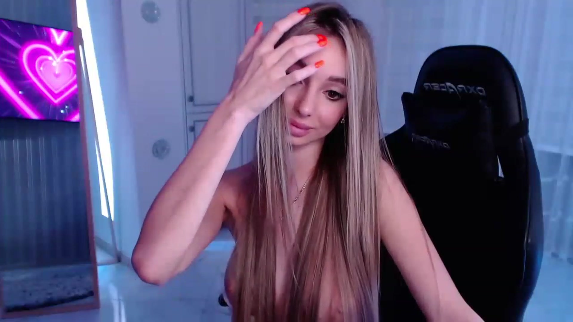 Gallery image thumbnail from AngelLove__'s myfreecams stream on, 03/15/2023, 24:24 image 18 of 20