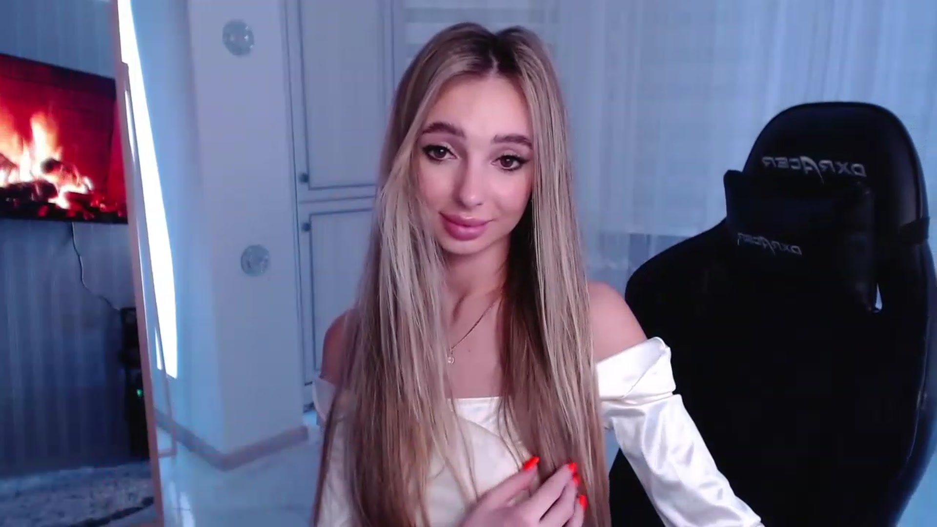 Gallery image thumbnail from AngelLove__'s myfreecams stream on, 03/15/2023, 23:36 image 16 of 20