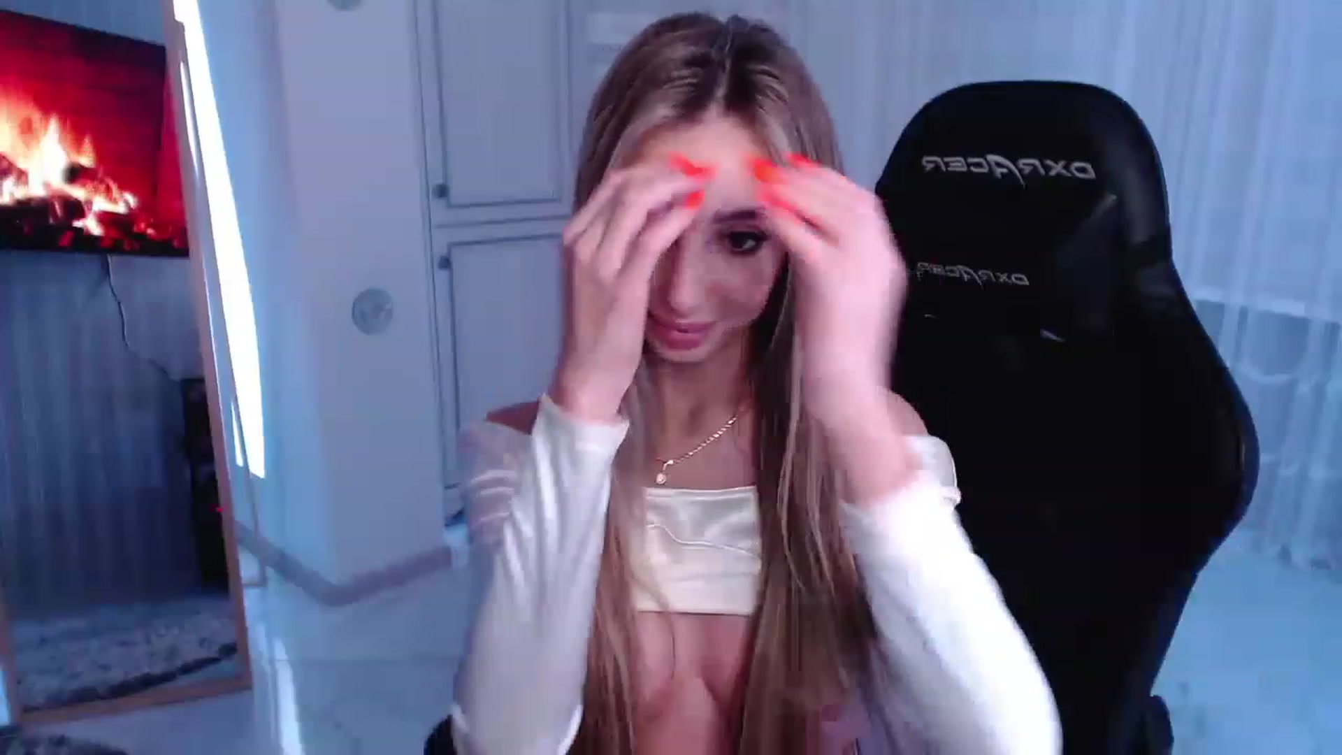 Gallery image thumbnail from AngelLove__'s myfreecams stream on, 03/16/2023, 24:27 image 3 of 20