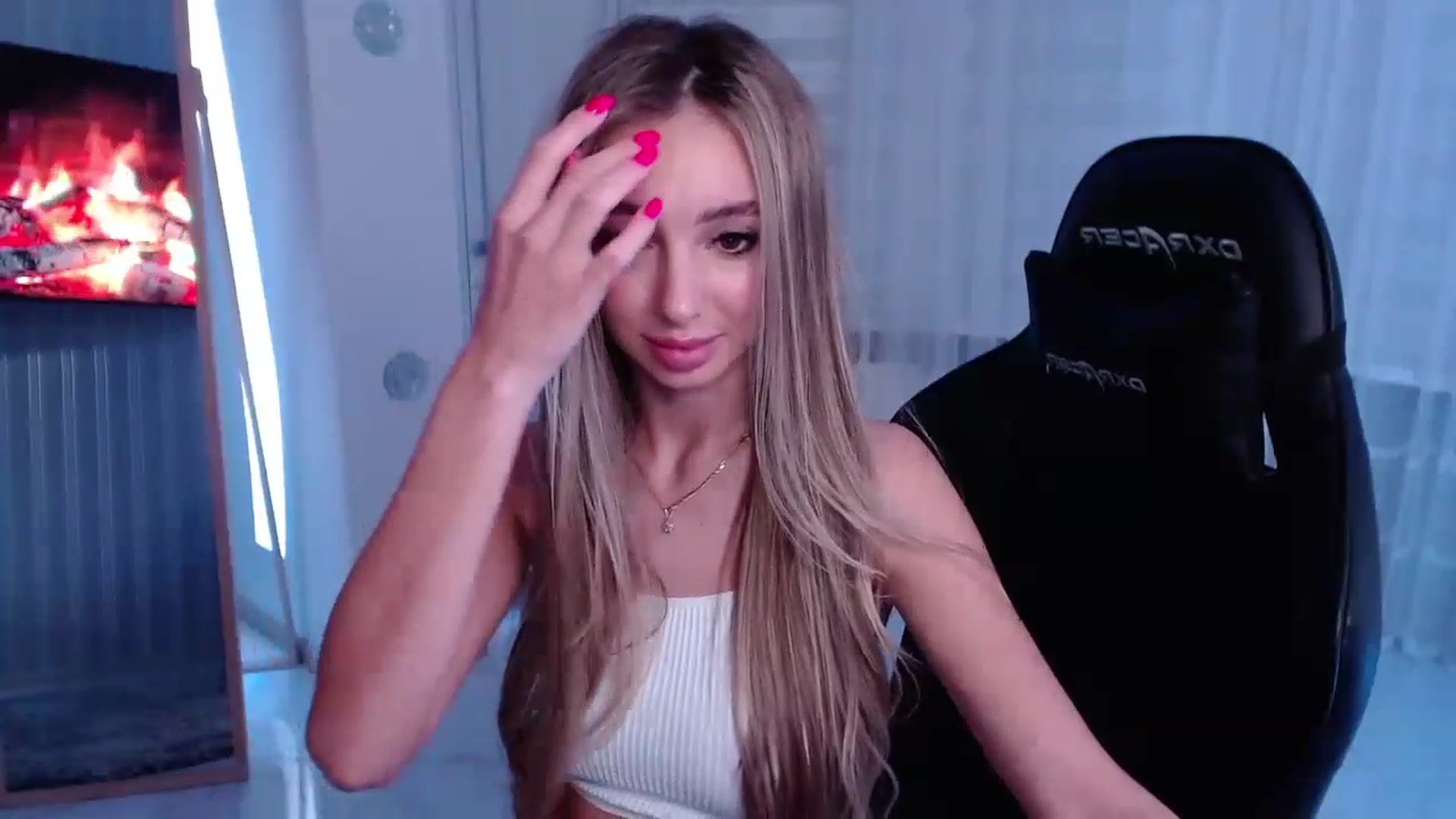 Gallery image thumbnail from AngelLove__'s myfreecams stream on, 03/26/2023, 22:10 image 17 of 20