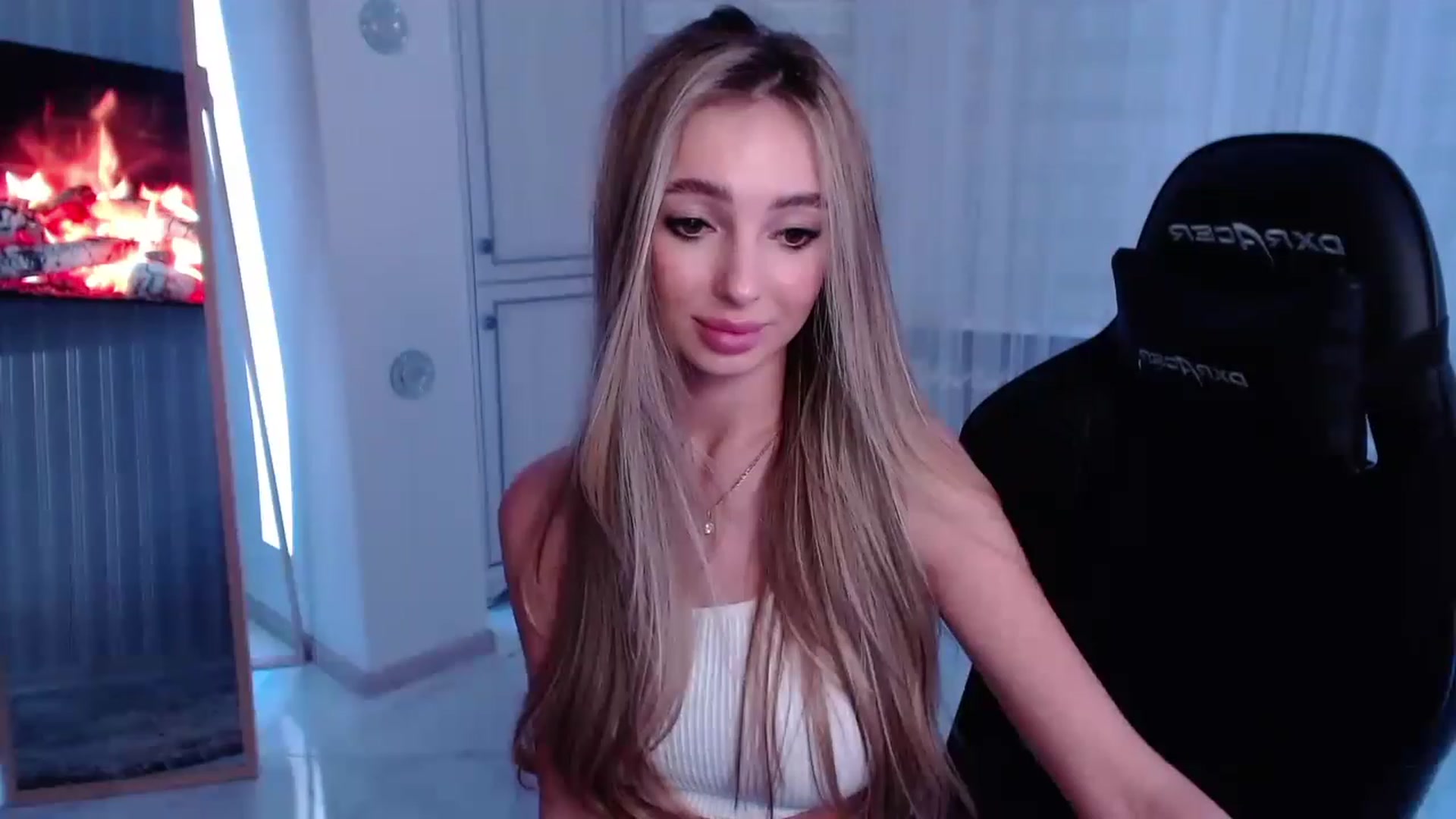 Gallery image thumbnail from AngelLove__'s myfreecams stream on, 03/26/2023, 23:10 image 20 of 20