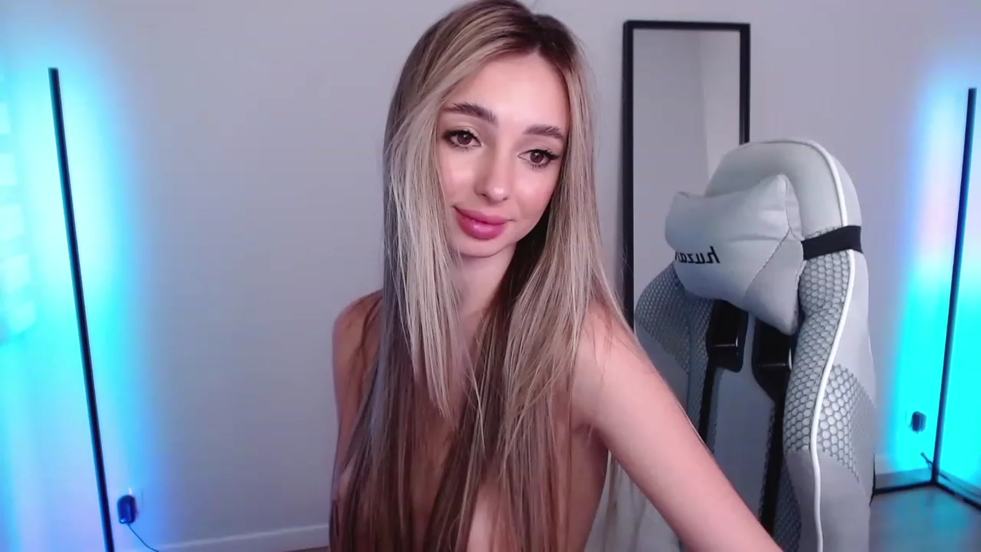Gallery image thumbnail from AngelLove__'s myfreecams stream on, 04/26/2023, 02:53 image 20 of 20