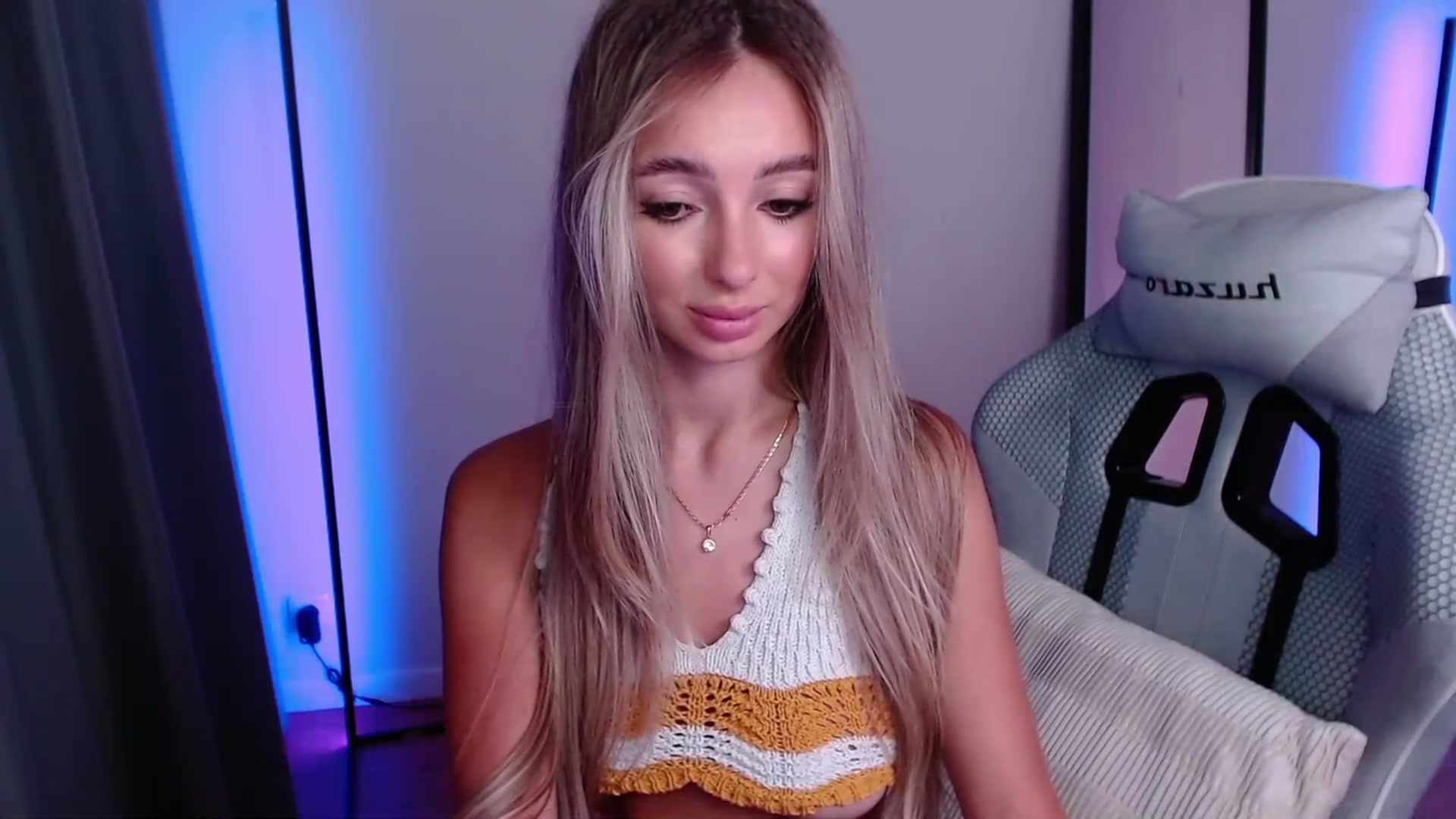 Gallery image thumbnail from AngelLove__'s myfreecams stream on, 07/02/2023, 21:48 image 15 of 20