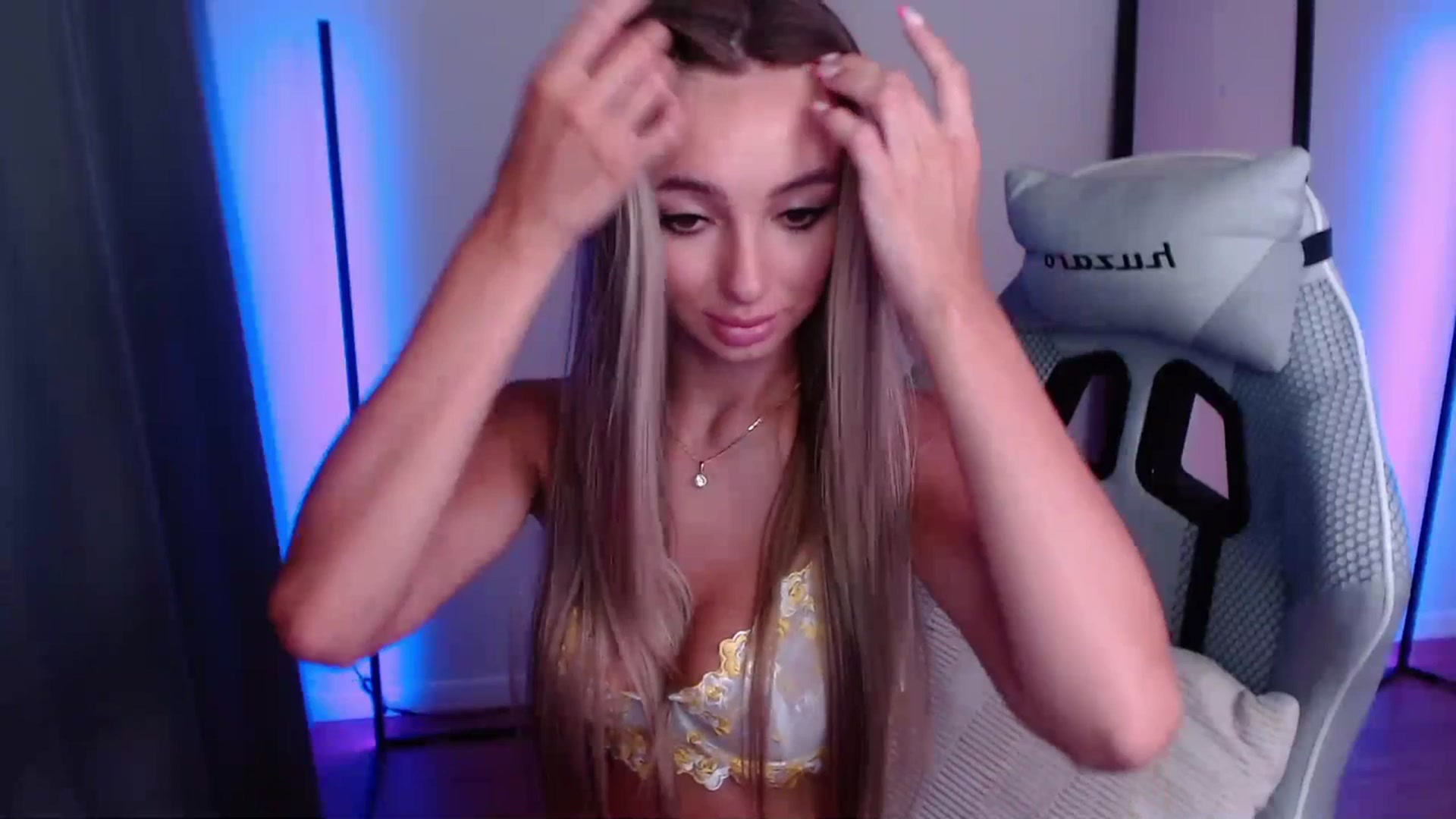 Gallery image thumbnail from AngelLove__'s myfreecams stream on, 07/04/2023, 22:41 image 1 of 20