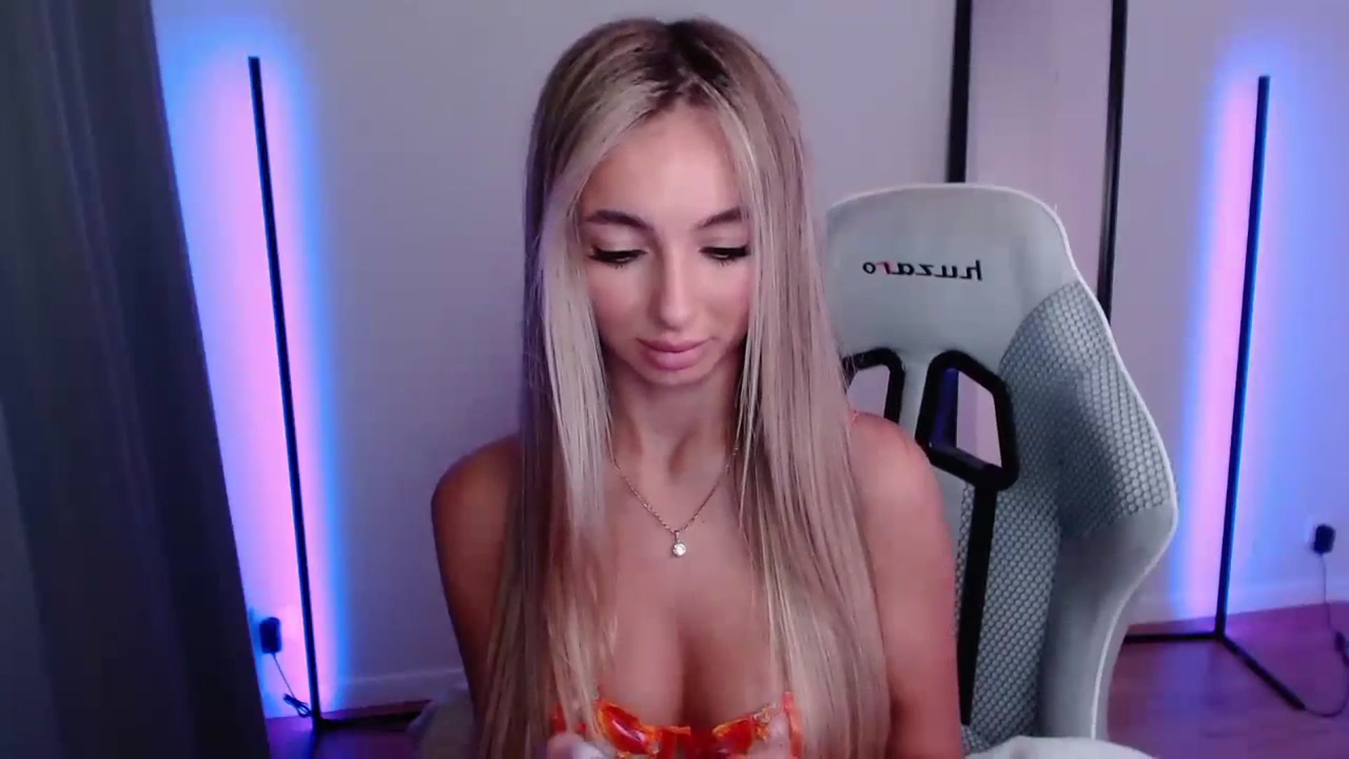 Gallery image thumbnail from AngelLove__'s myfreecams stream on, 09/20/2023, 22:57 image 10 of 20