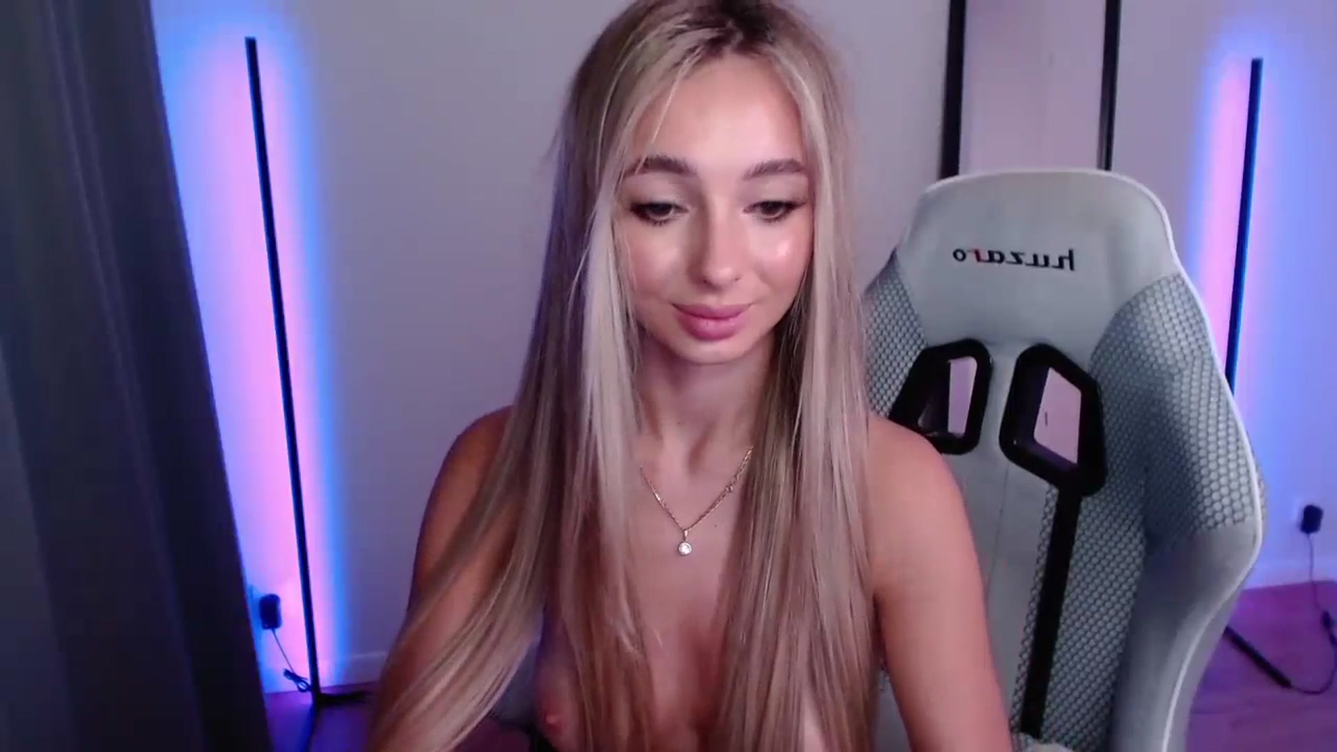 Gallery image thumbnail from AngelLove__'s myfreecams stream on, 09/21/2023, 24:13 image 19 of 20