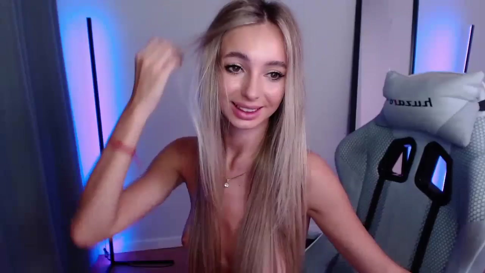 Gallery image thumbnail from AngelLove__'s myfreecams stream on, 09/22/2023, 23:11 image 1 of 20