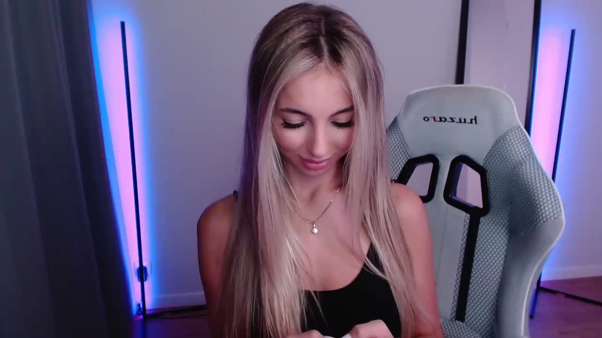 Gallery image thumbnail from AngelLove__'s myfreecams stream on, 09/26/2023, 22:52 image 6 of 20