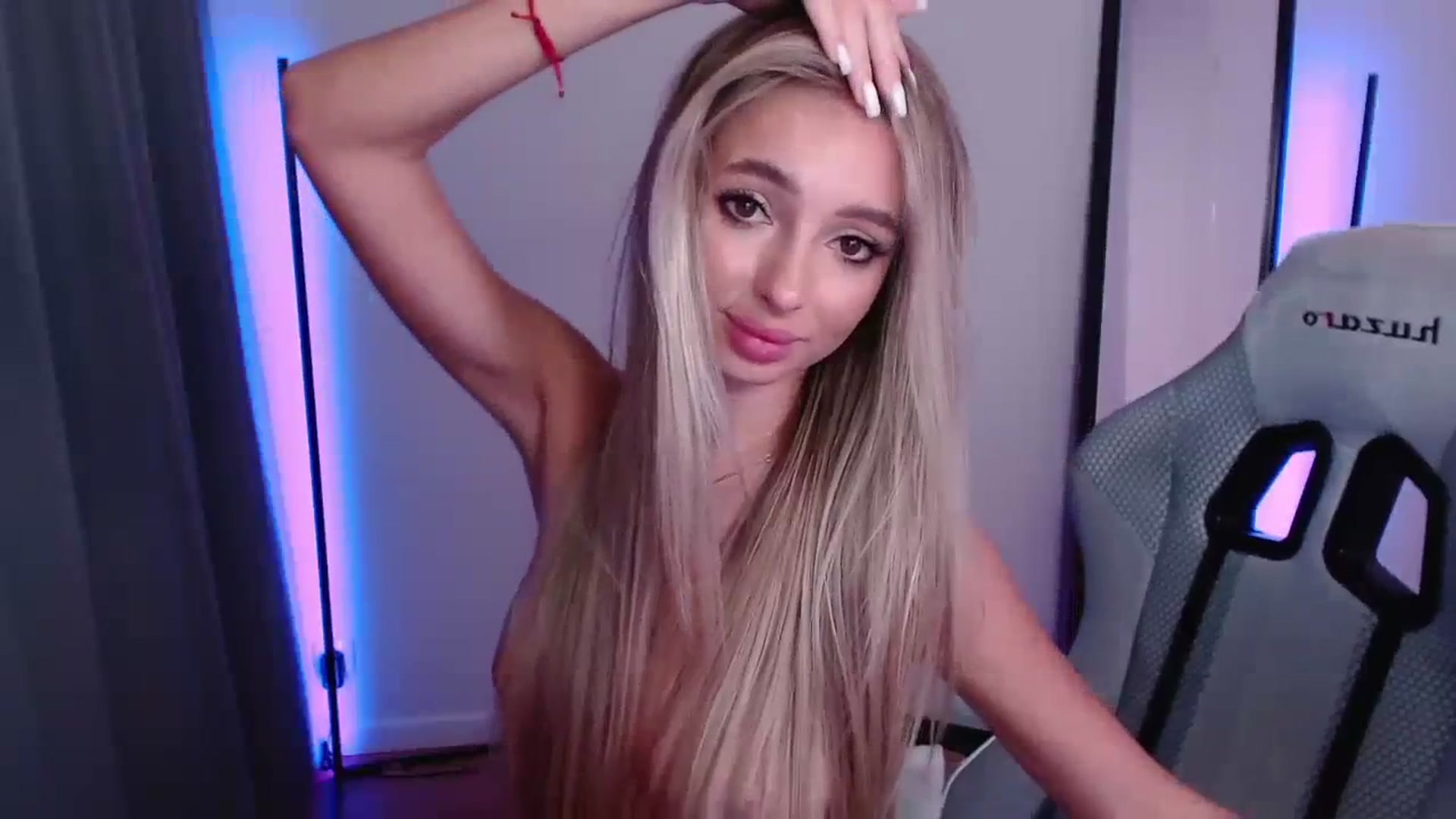 Gallery image thumbnail from AngelLove__'s myfreecams stream on, 09/26/2023, 23:53 image 11 of 20