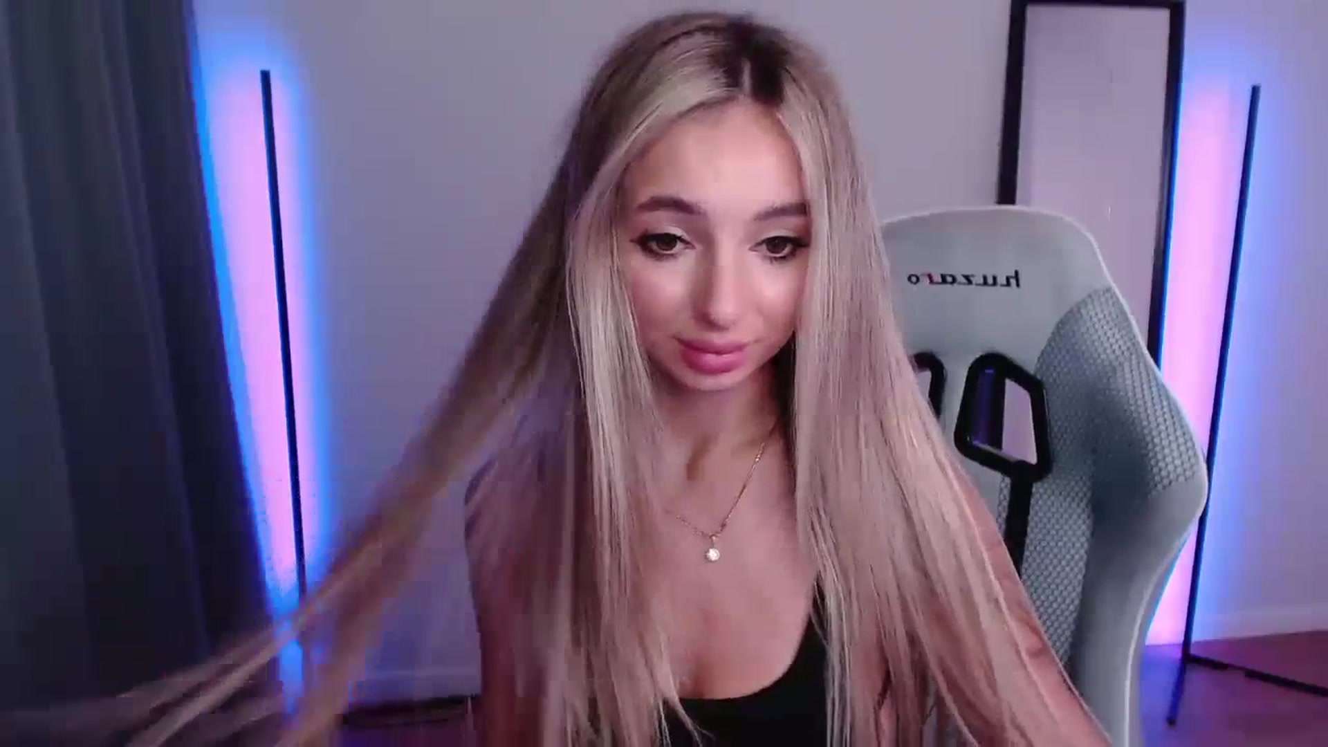 Gallery image thumbnail from AngelLove__'s myfreecams stream on, 09/27/2023, 01:10 image 4 of 20