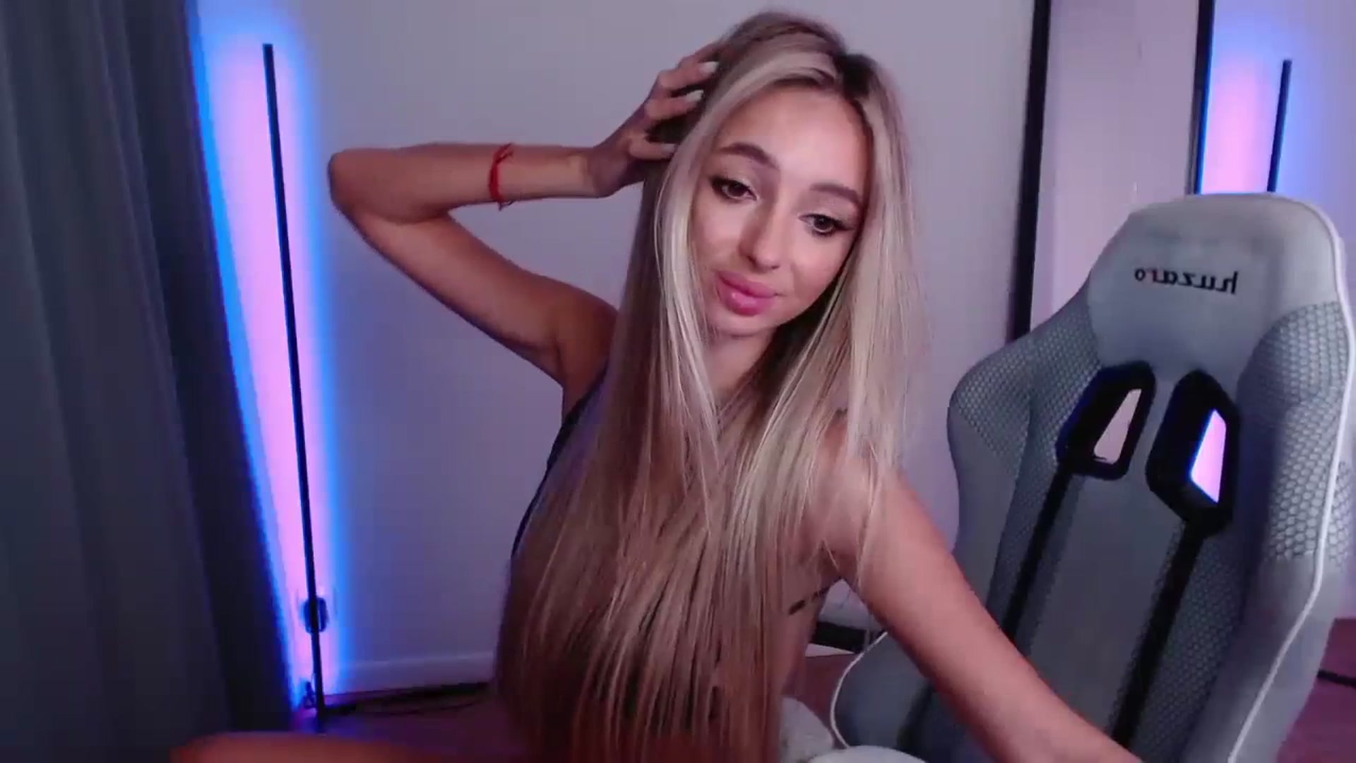 Gallery image thumbnail from AngelLove__'s myfreecams stream on, 09/27/2023, 01:10 image 2 of 20