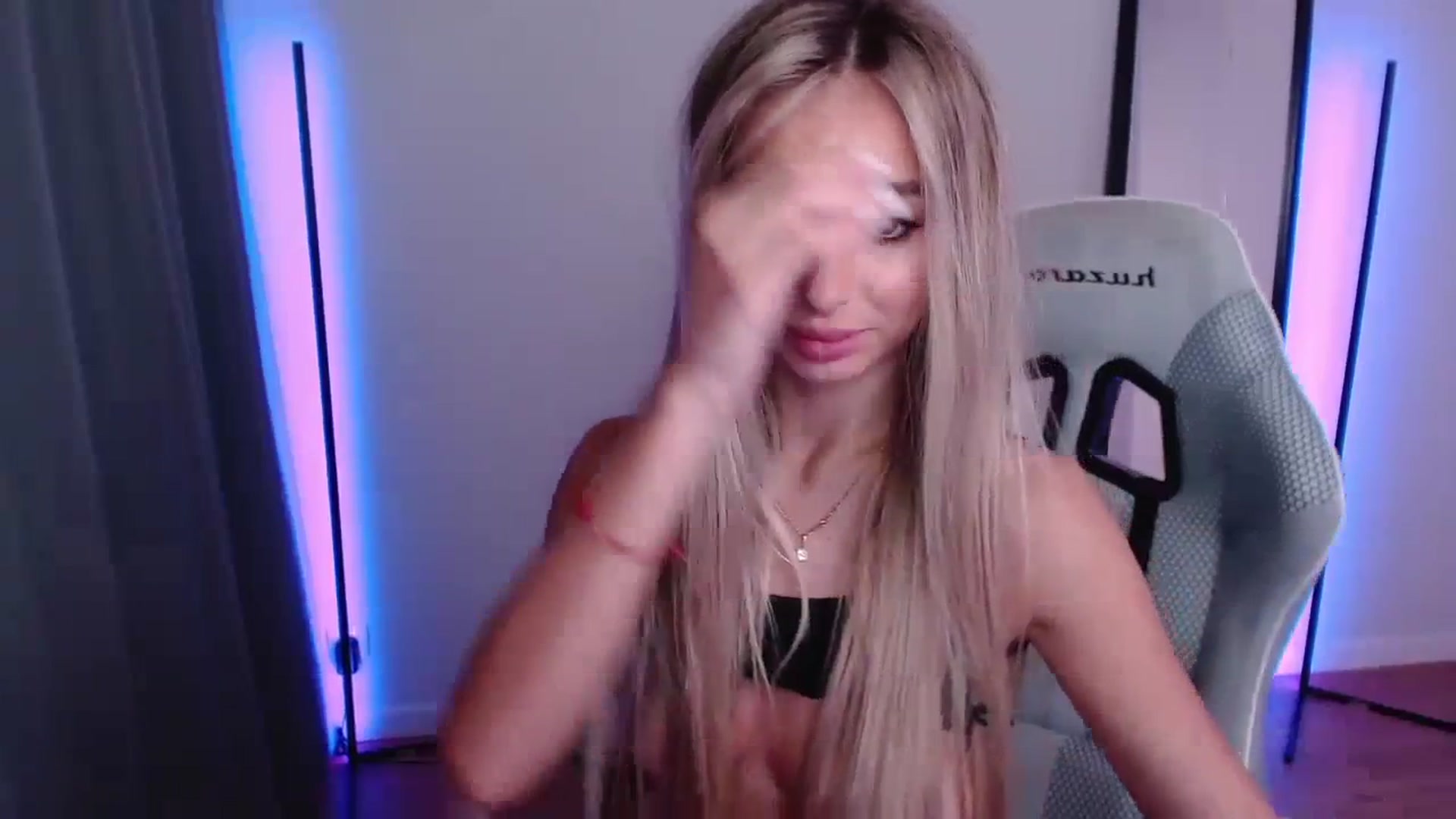 Gallery image thumbnail from AngelLove__'s myfreecams stream on, 09/27/2023, 01:10 image 17 of 20