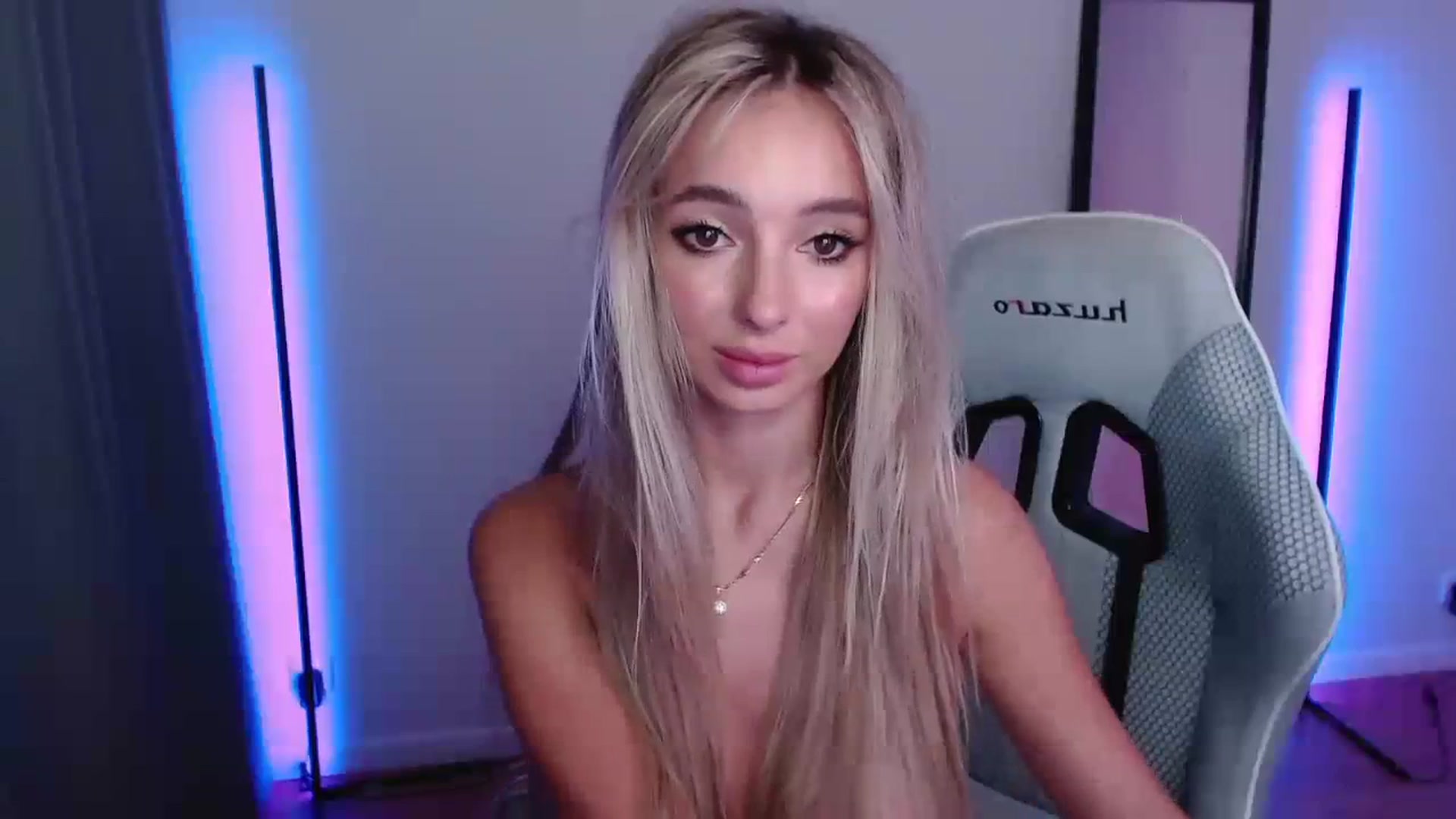 Gallery image thumbnail from AngelLove__'s myfreecams stream on, 09/27/2023, 23:40 image 8 of 20