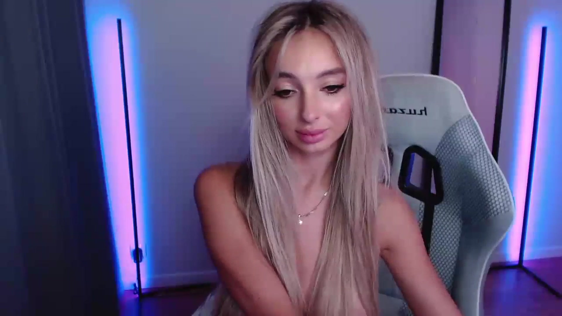 Gallery image thumbnail from AngelLove__'s myfreecams stream on, 09/27/2023, 23:54 image 19 of 20