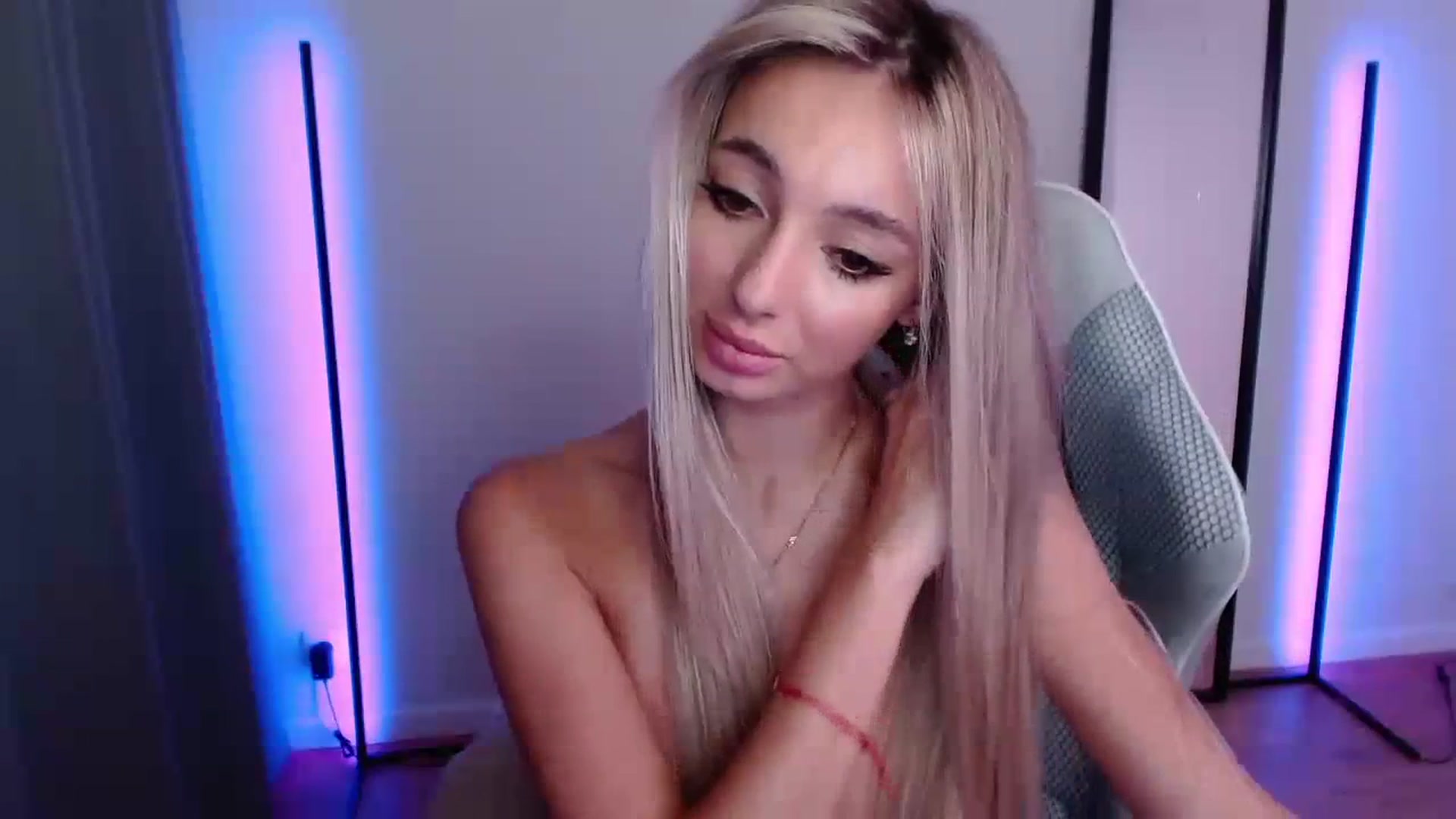 Gallery image thumbnail from AngelLove__'s myfreecams stream on, 09/29/2023, 23:17 image 18 of 20