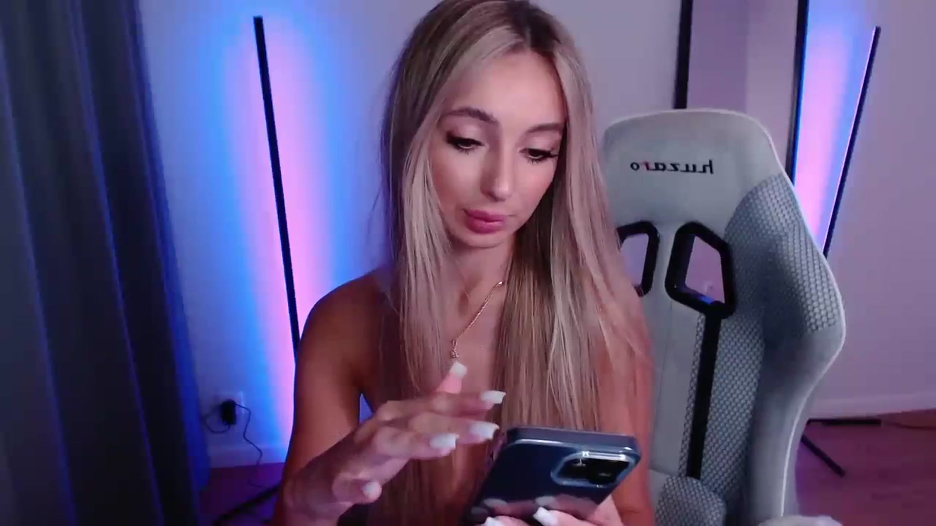 Gallery image thumbnail from AngelLove__'s myfreecams stream on, 10/02/2023, 23:28 image 15 of 20