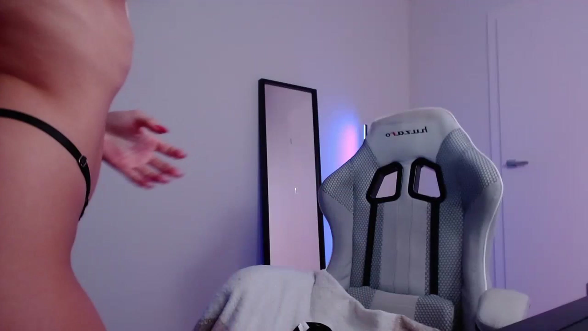 Gallery image thumbnail from AngelLove__'s myfreecams stream on, 10/12/2023, 02:55 image 1 of 20
