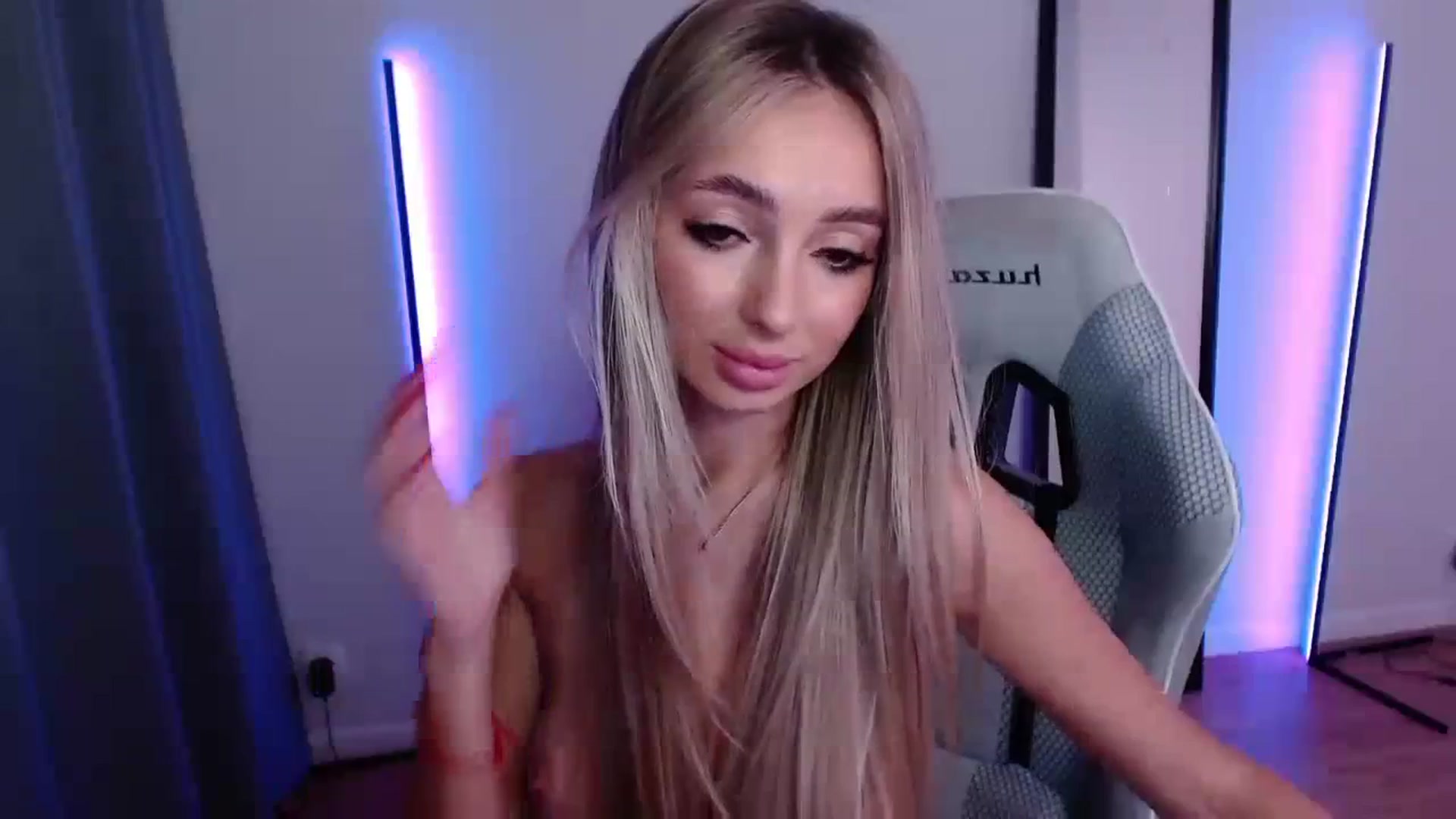 Gallery image thumbnail from AngelLove__'s myfreecams stream on, 10/12/2023, 22:58 image 18 of 20