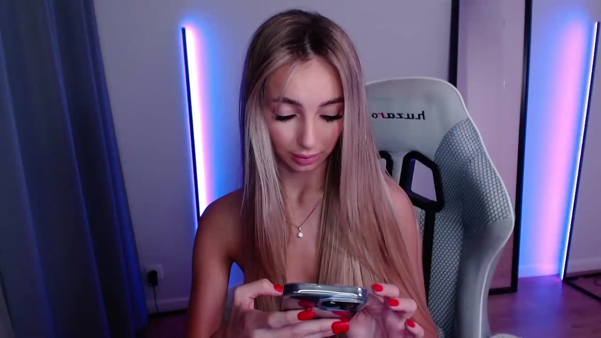 Gallery image thumbnail from AngelLove__'s myfreecams stream on, 10/13/2023, 24:02 image 10 of 20