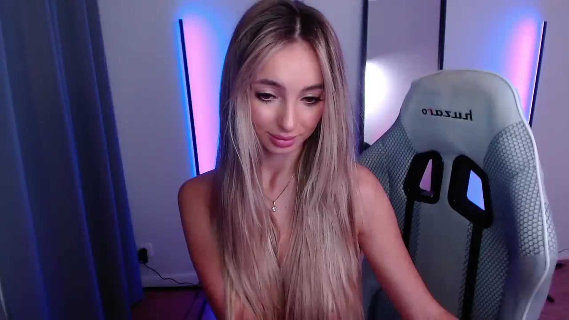 Gallery image thumbnail from AngelLove__'s myfreecams stream on, 11/05/2023, 01:26 image 18 of 20