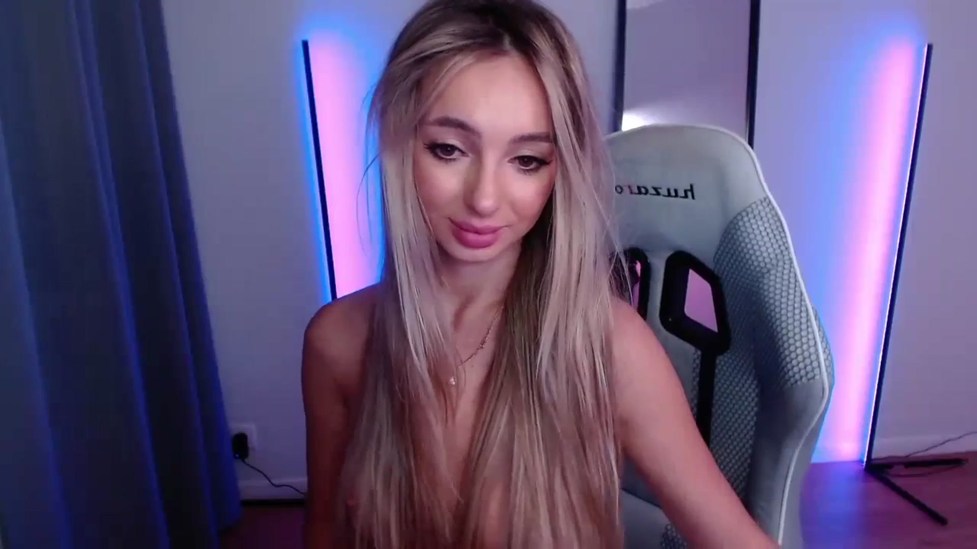 Gallery image thumbnail from AngelLove__'s myfreecams stream on, 11/05/2023, 03:36 image 17 of 20