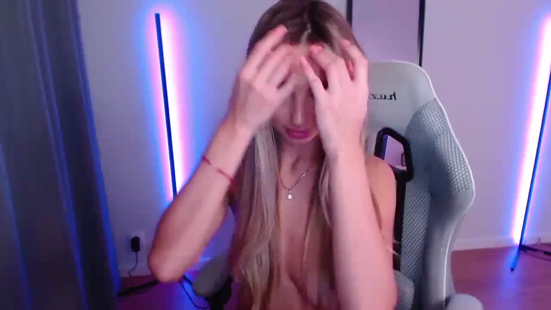 Gallery image thumbnail from AngelLove__'s myfreecams stream on, 11/08/2023, 04:20 image 12 of 20