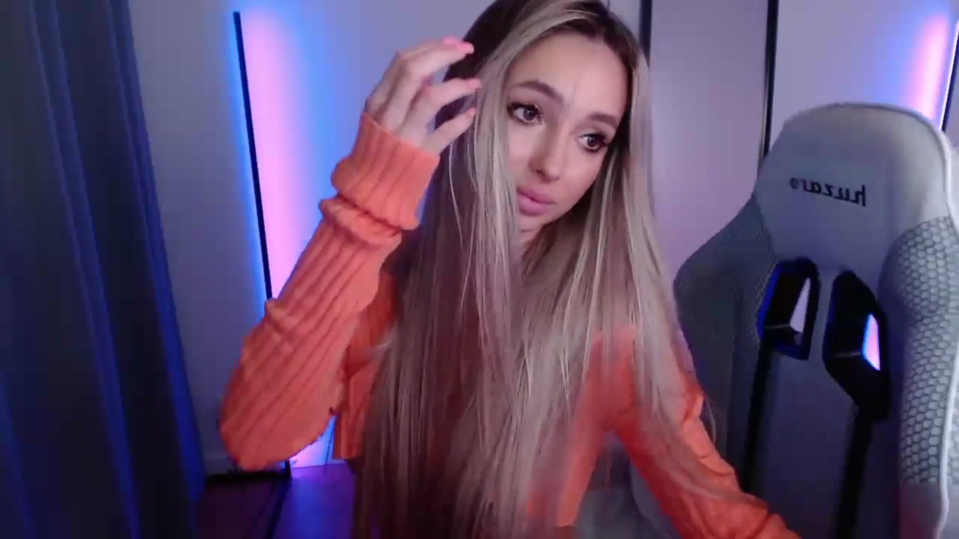 Gallery image thumbnail from AngelLove__'s myfreecams stream on, 11/13/2023, 23:29 image 18 of 20